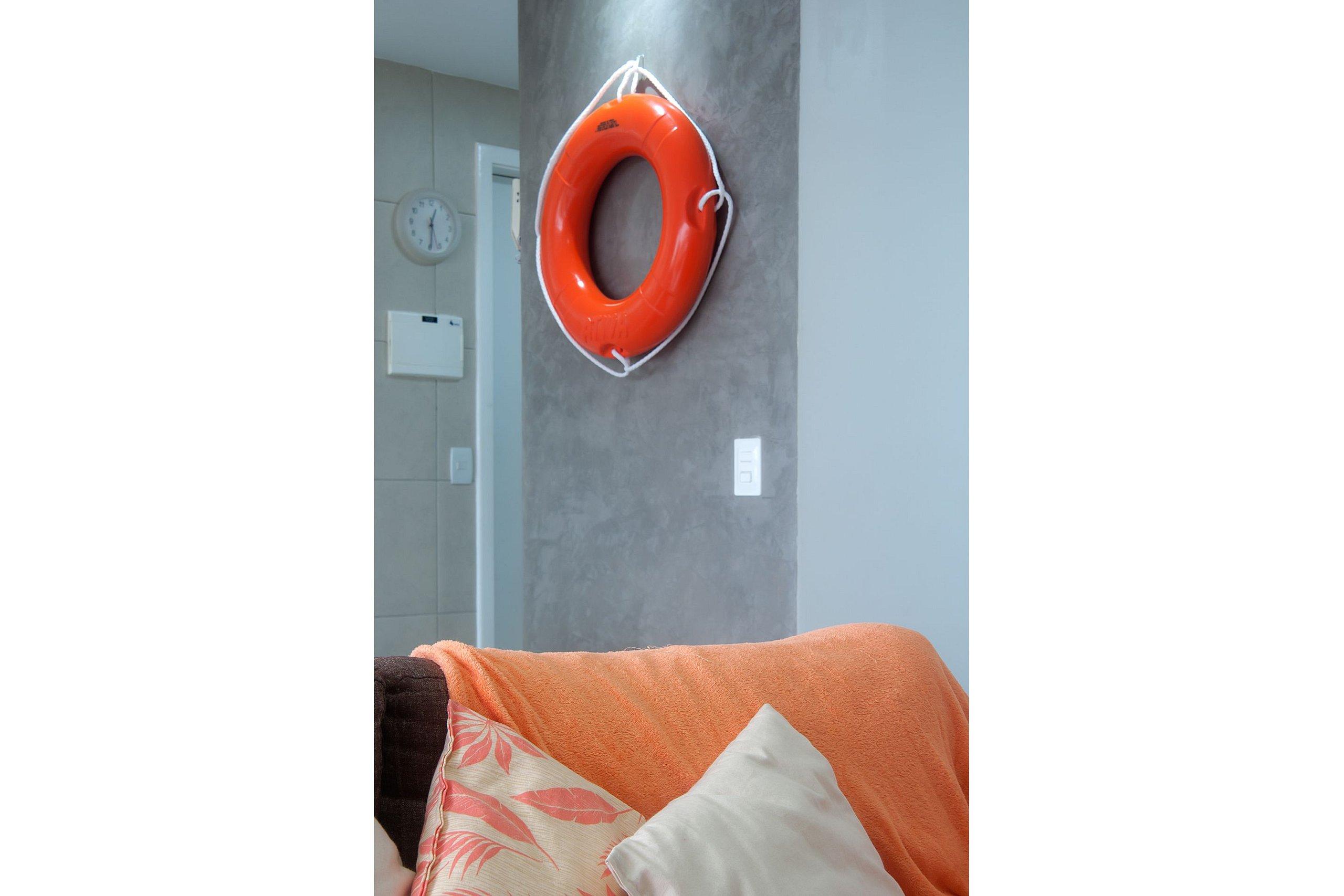 image-housing-carousel