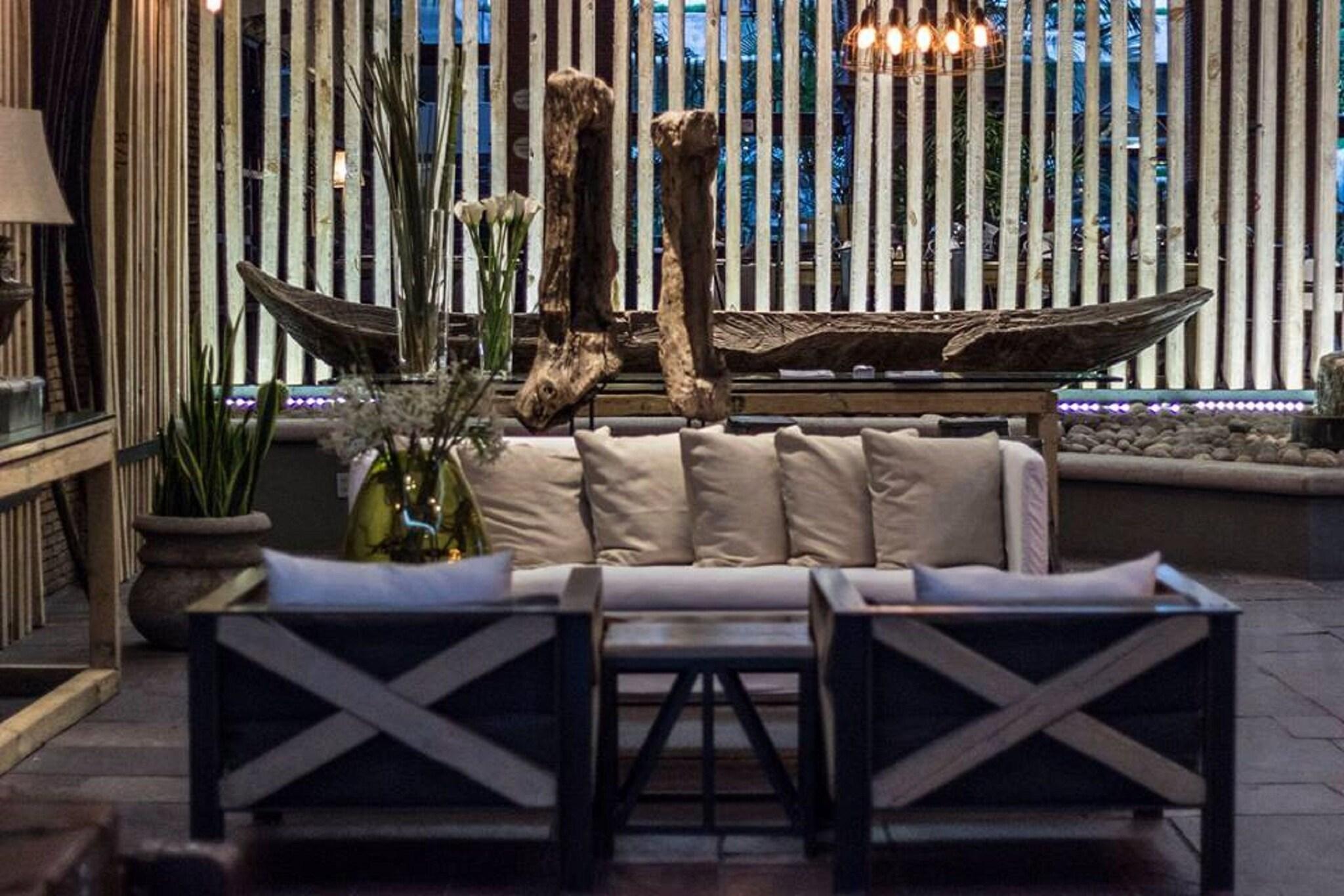 image-housing-carousel