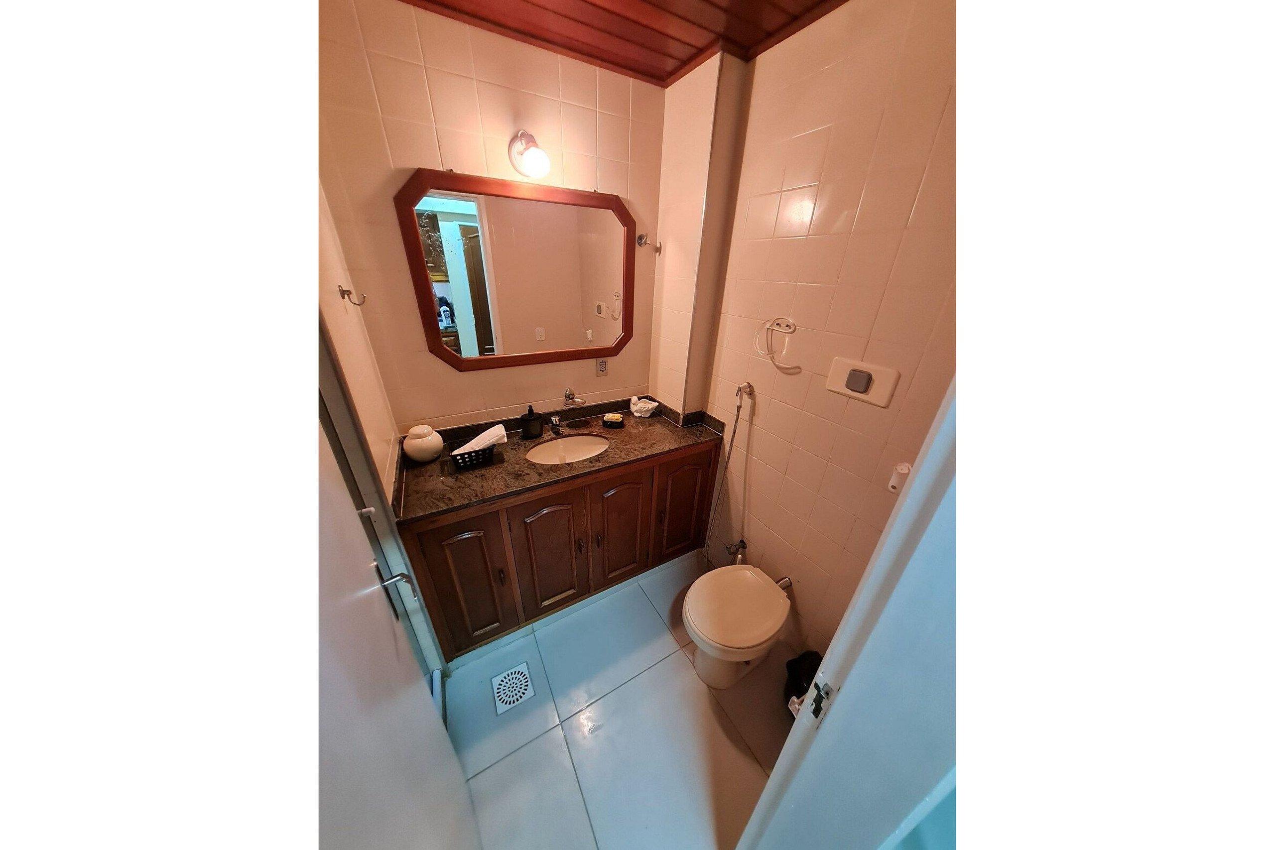 image-housing-carousel