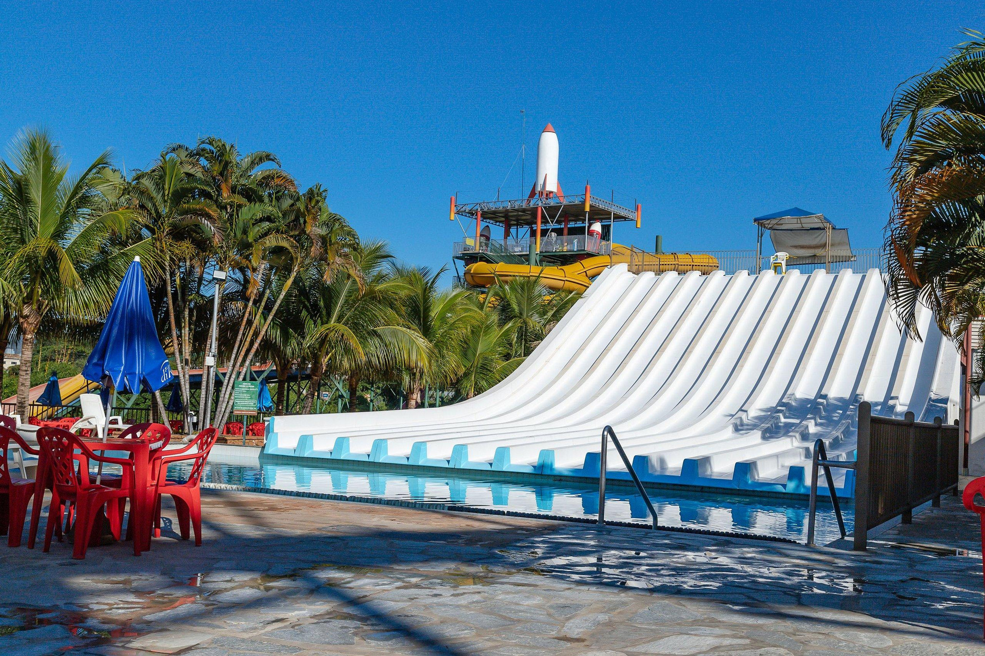 image-housing-carousel