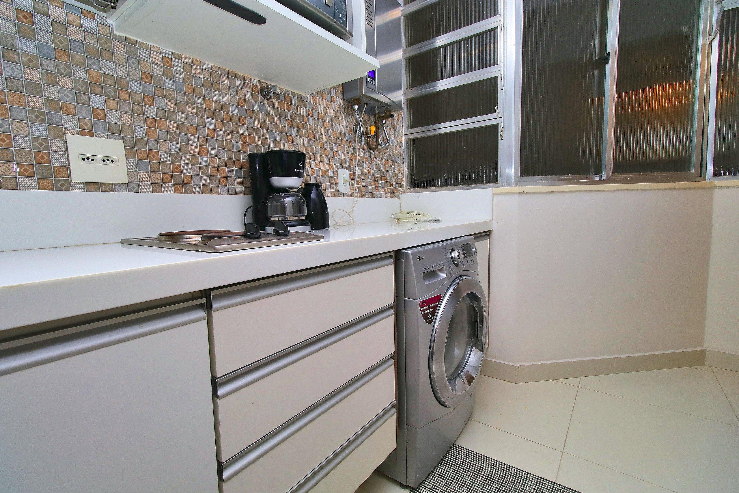 image-housing-carousel
