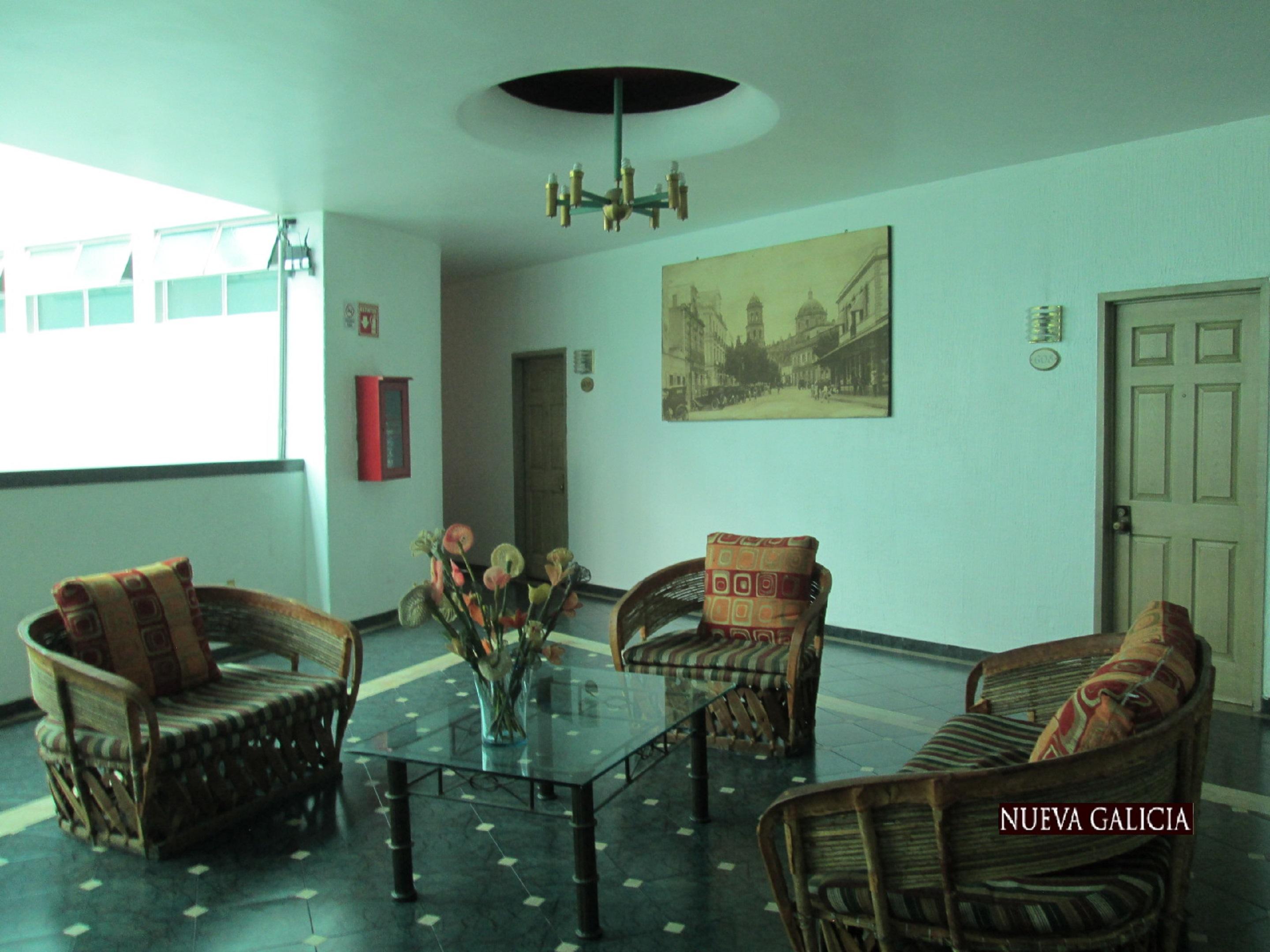 image-housing-carousel