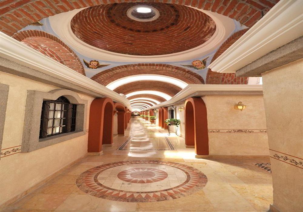 image-housing-carousel