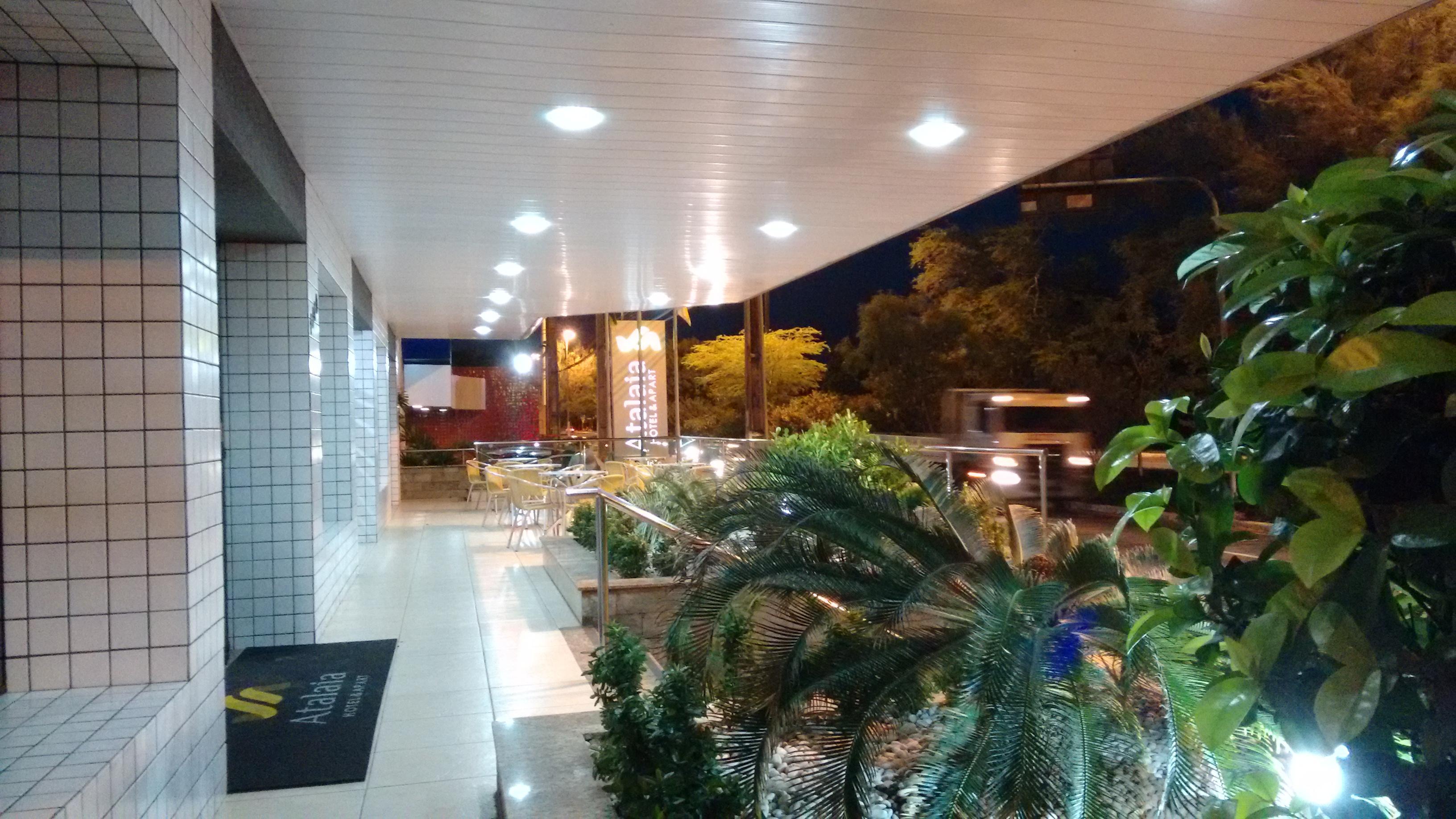 image-housing-carousel