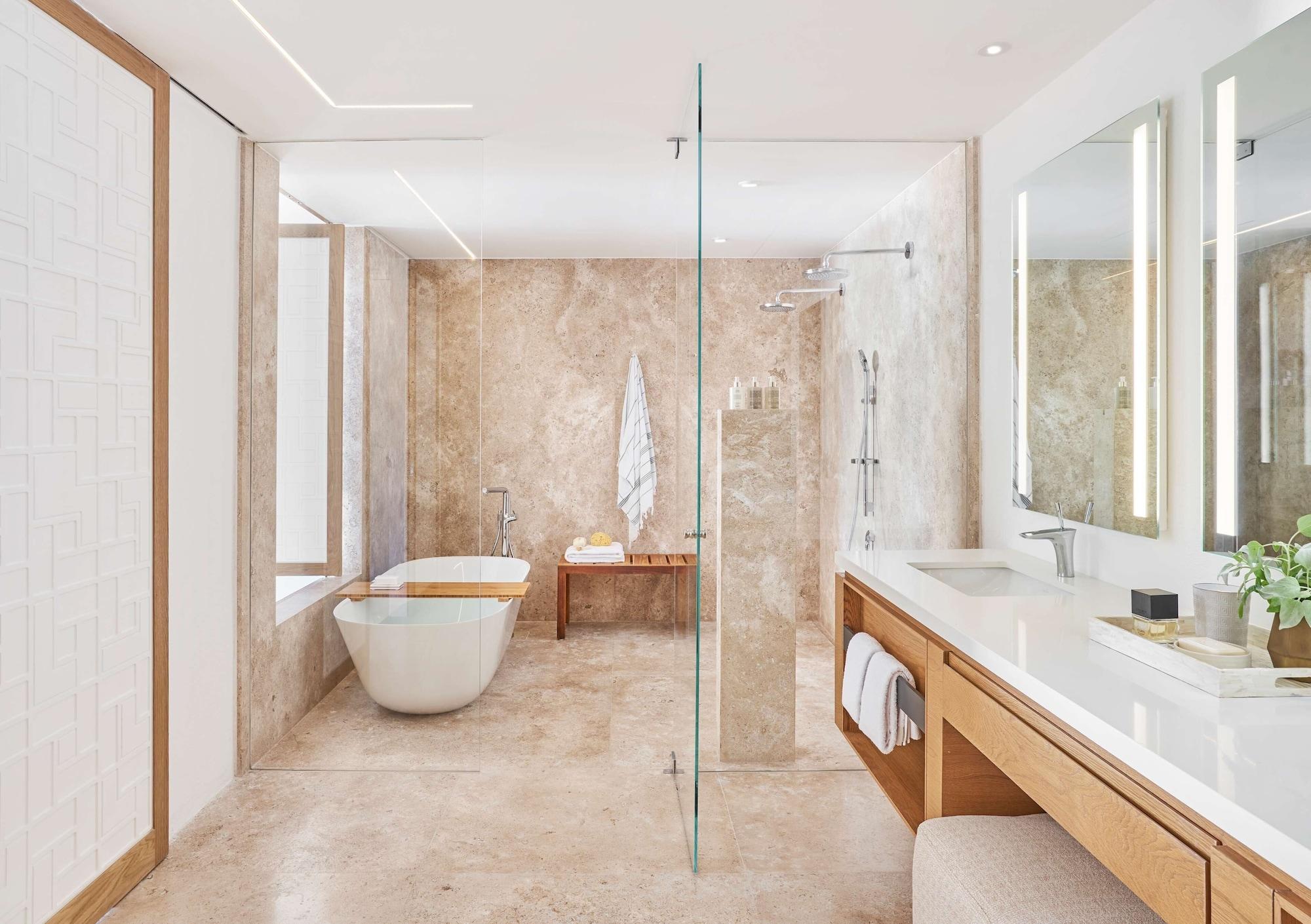 Suite junior, vista parcial al océano (Plunge Pool and Butler Service)