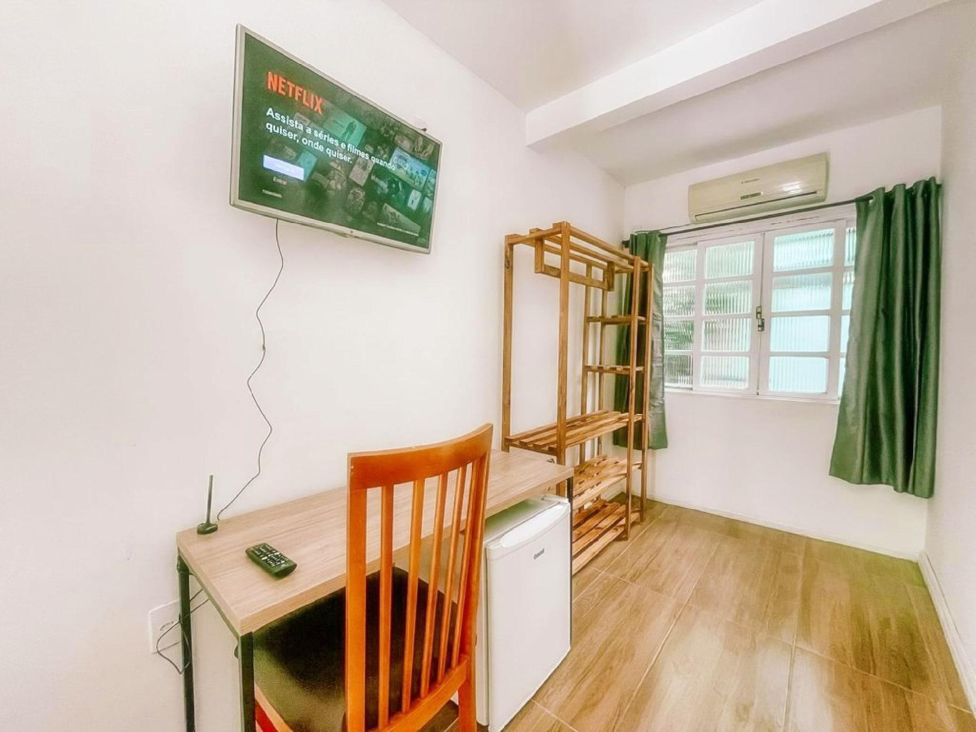 image-housing-carousel