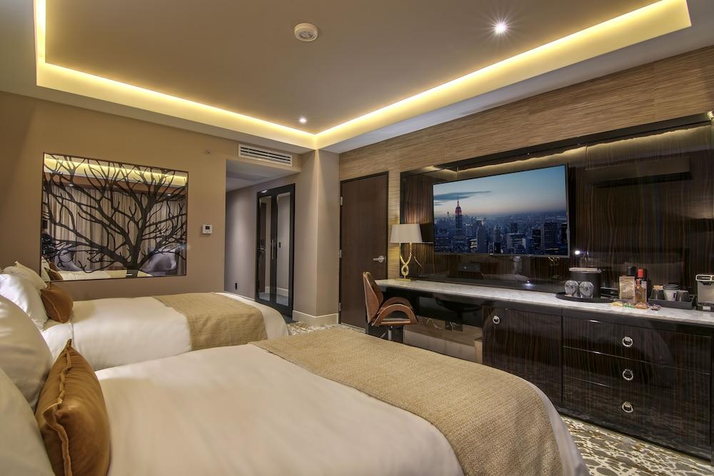 image-housing-carousel
