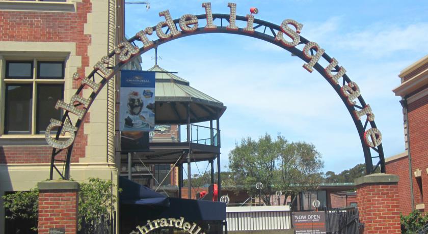 image-housing-carousel