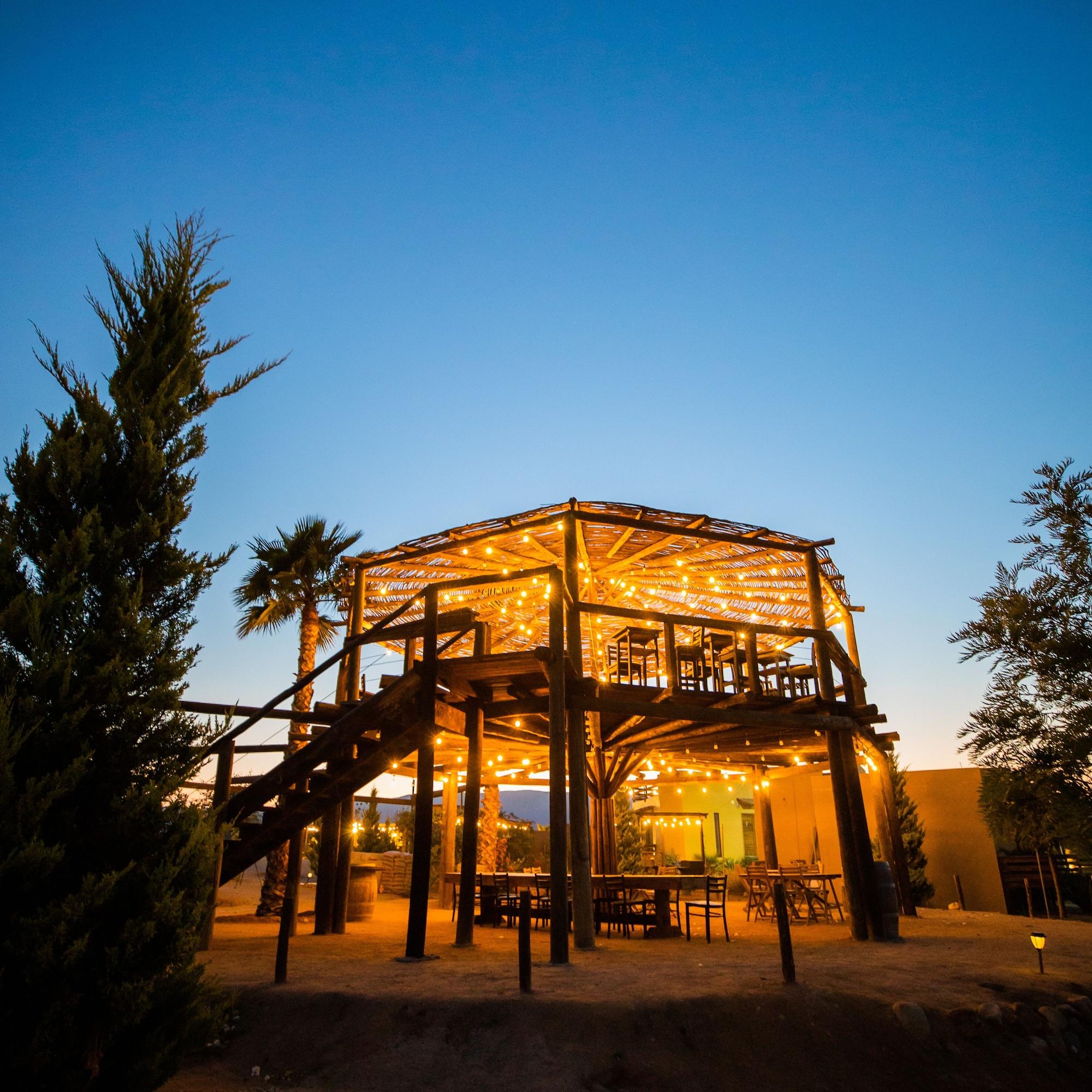 image-housing-carousel