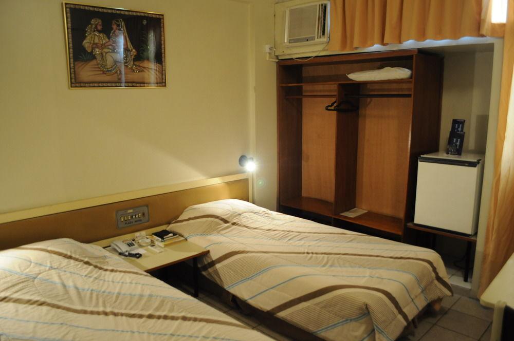 image-housing-carousel