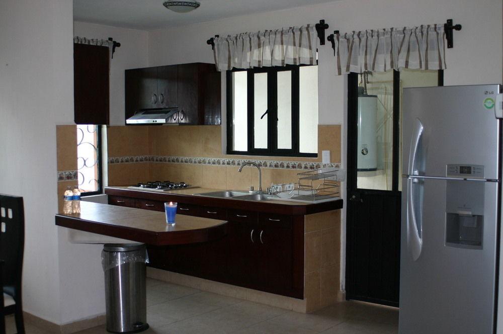 image-housing-carousel