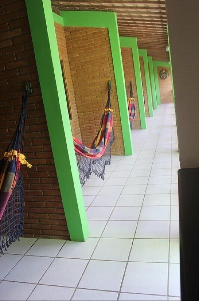 image-housing-carousel