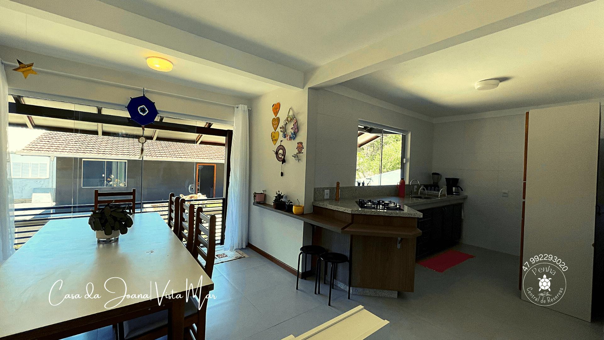 image-housing-carousel