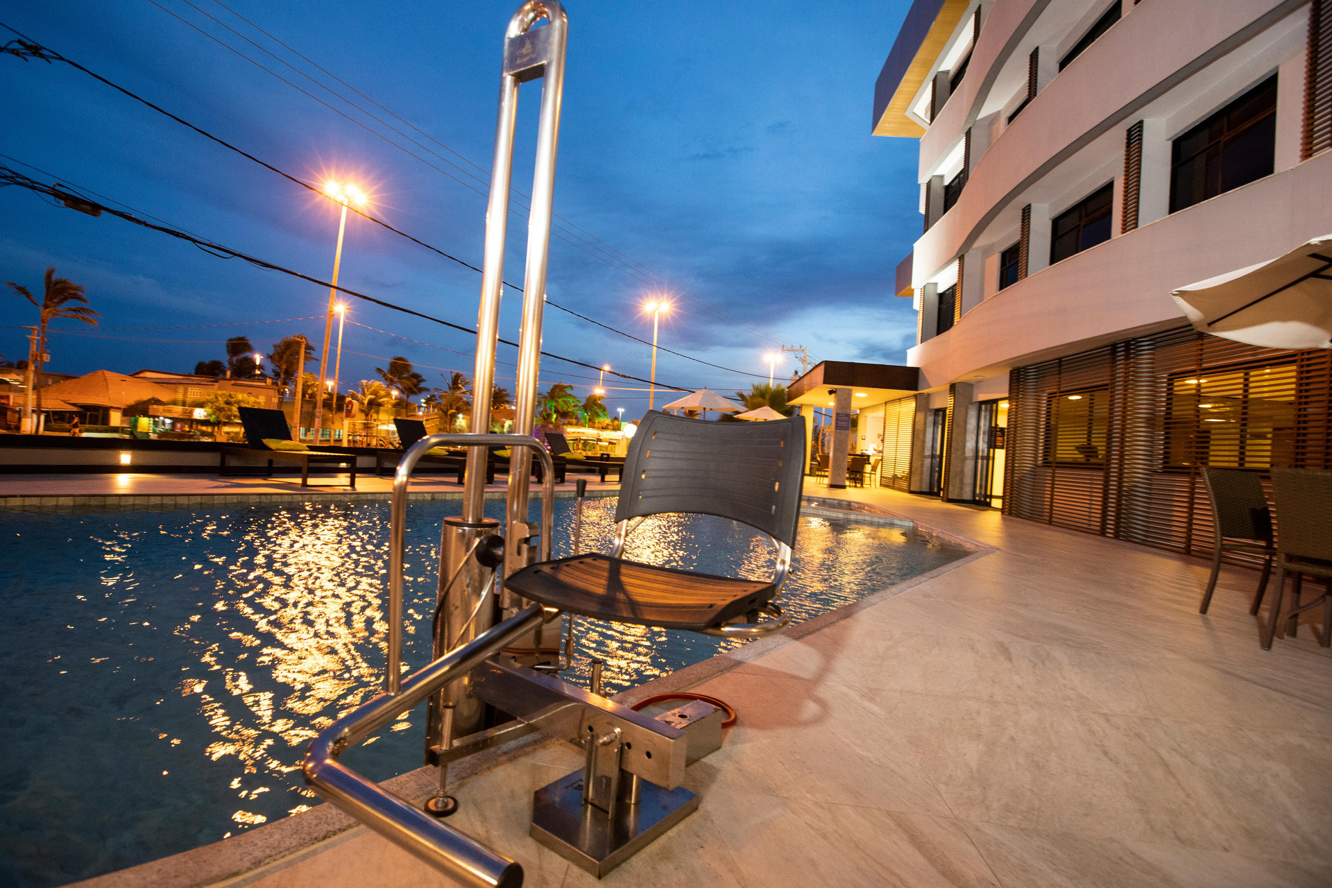 image-housing-carousel