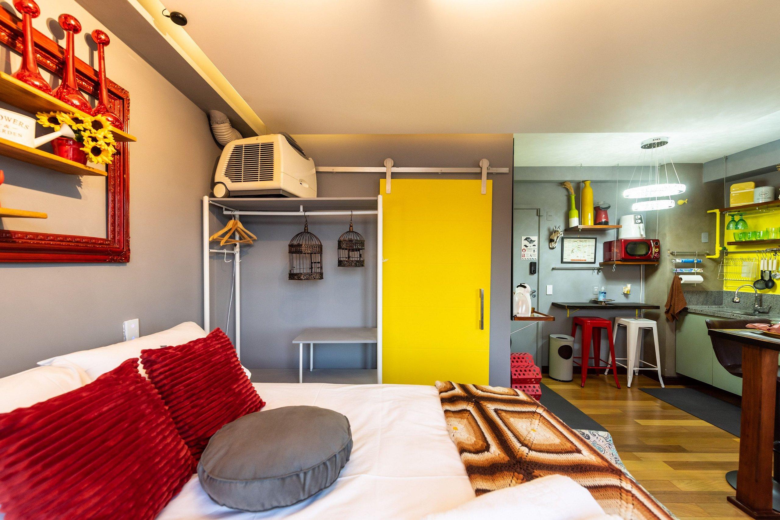 image-housing-carousel