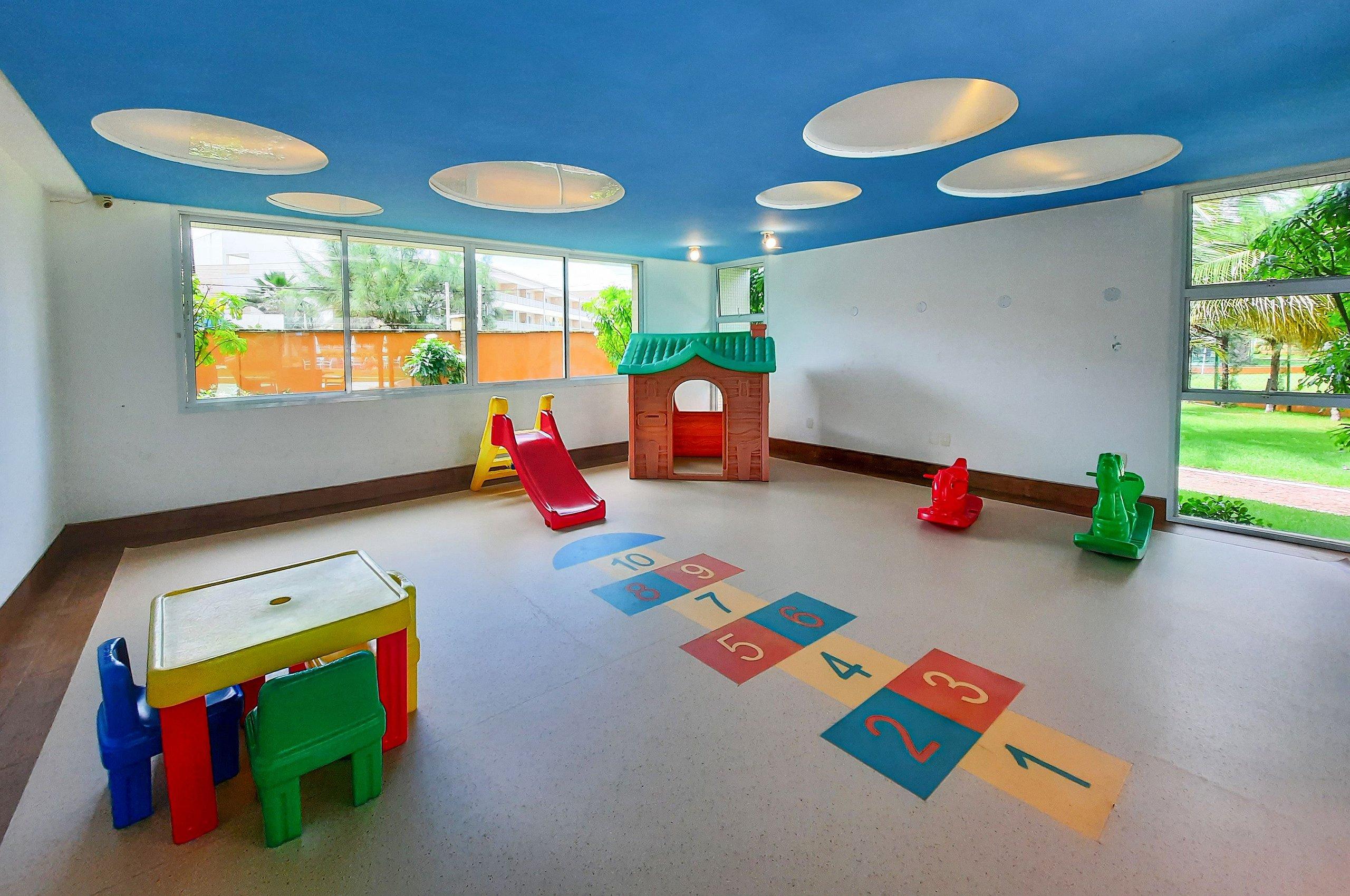 image-housing-carousel