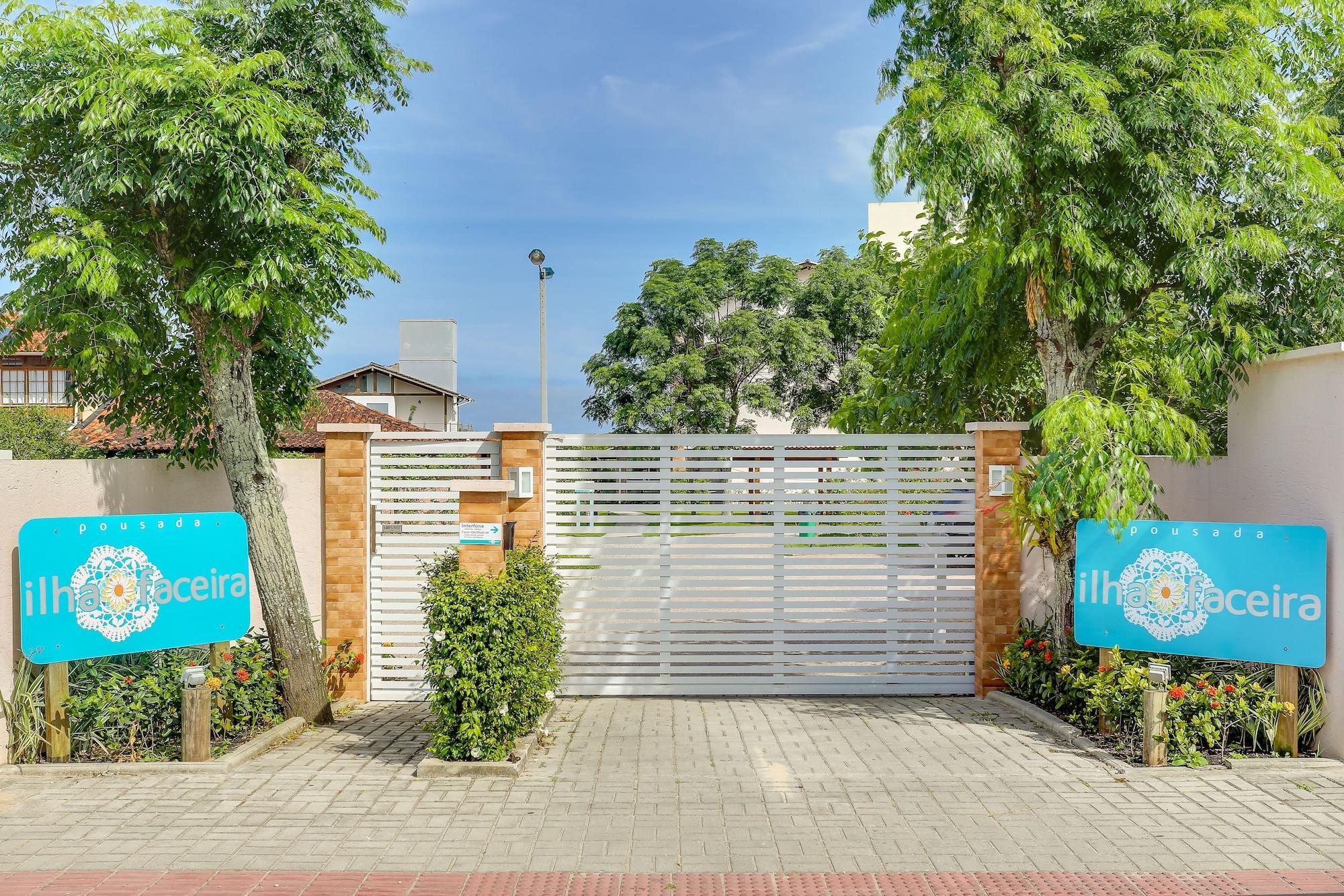 image-housing-carousel