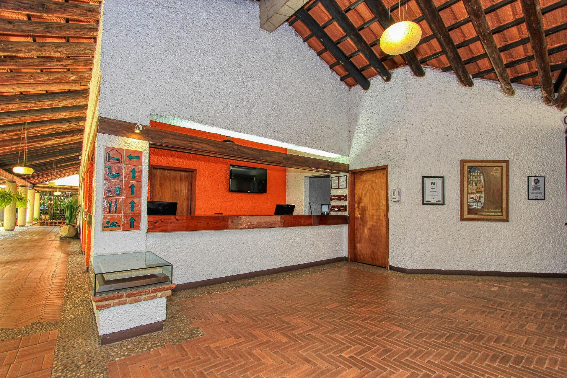image-housing-carousel