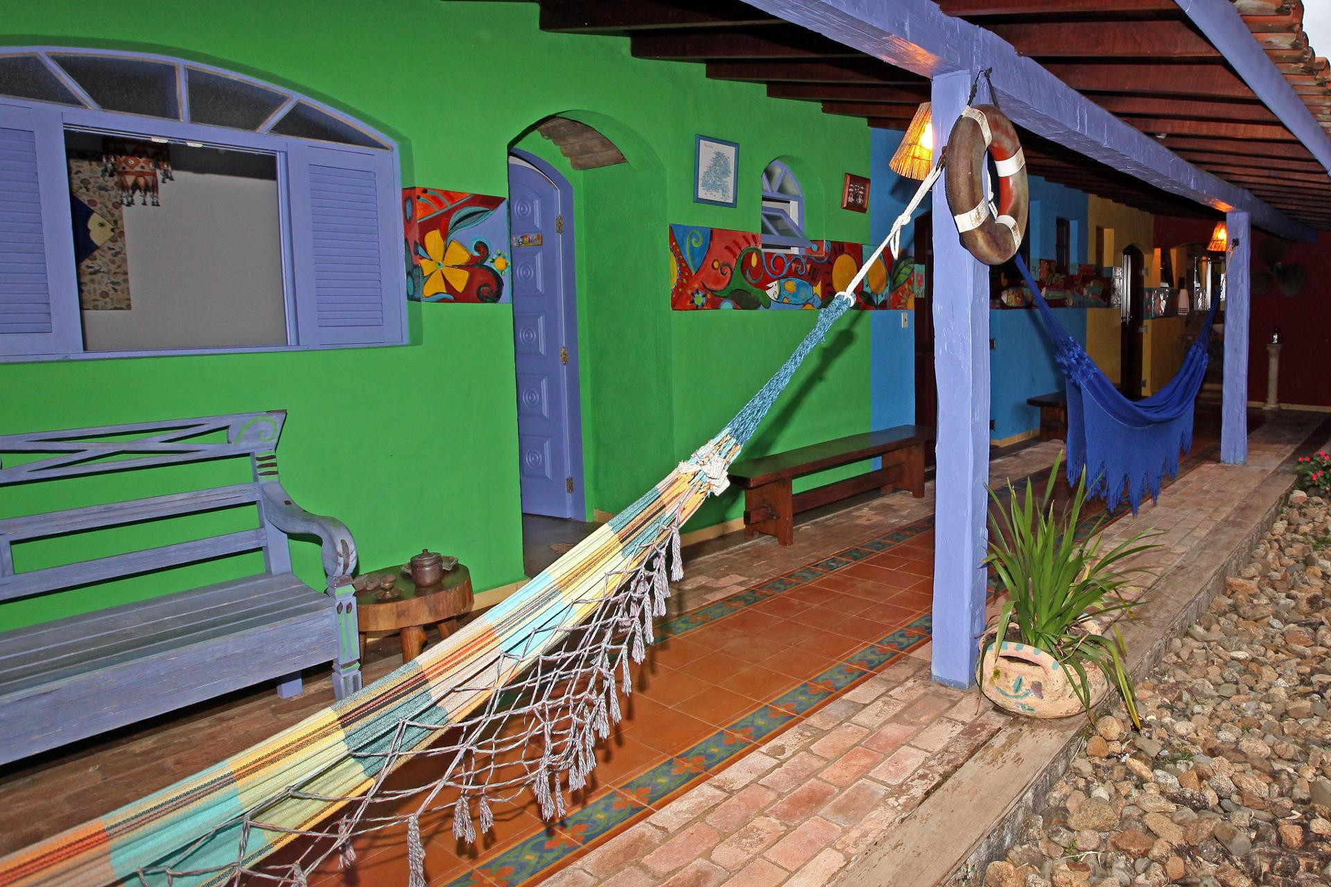 image-housing-carousel