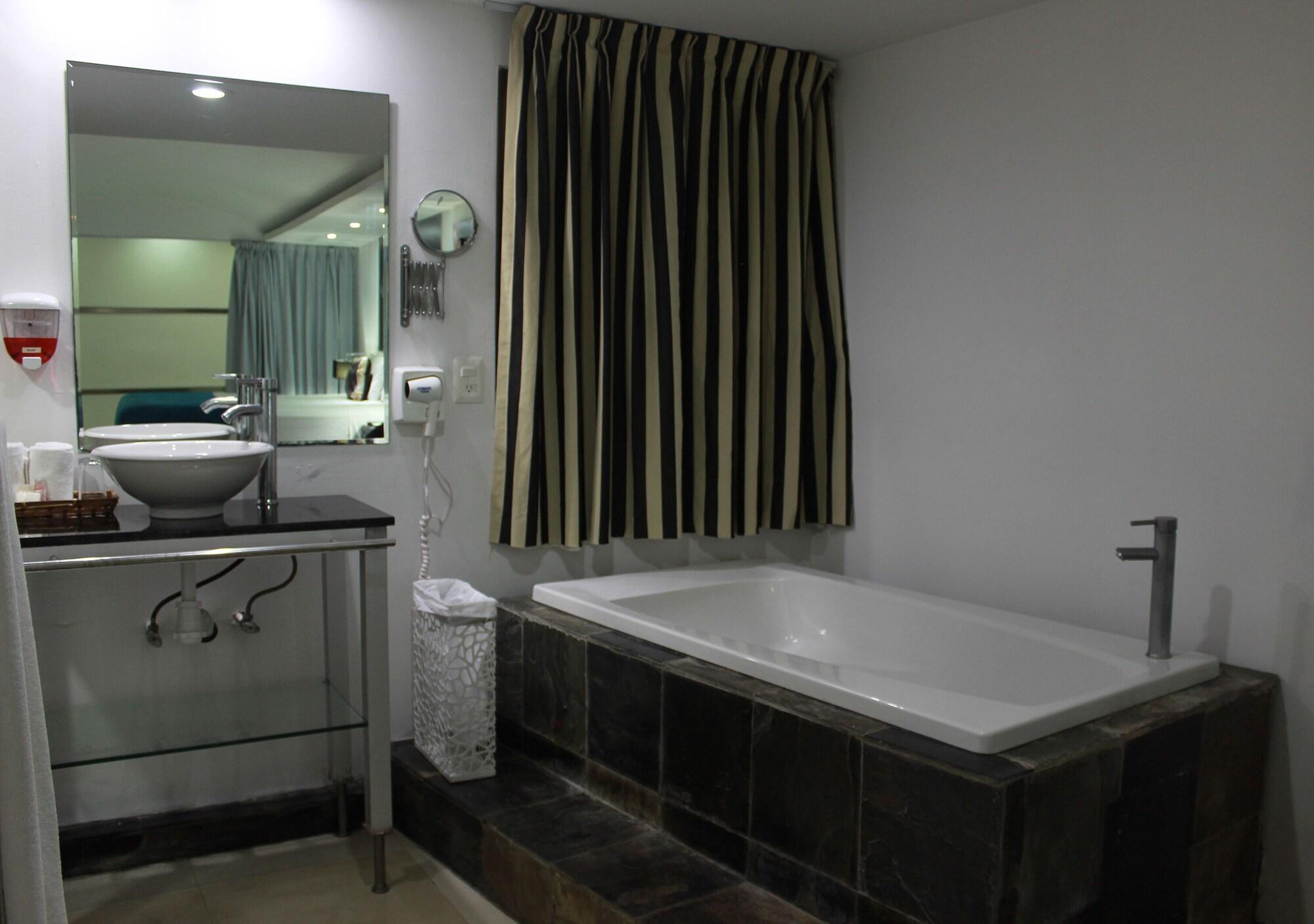 Habitación de diseño (2 King Beds)