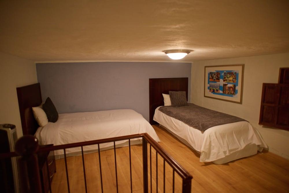 image-housing-carousel
