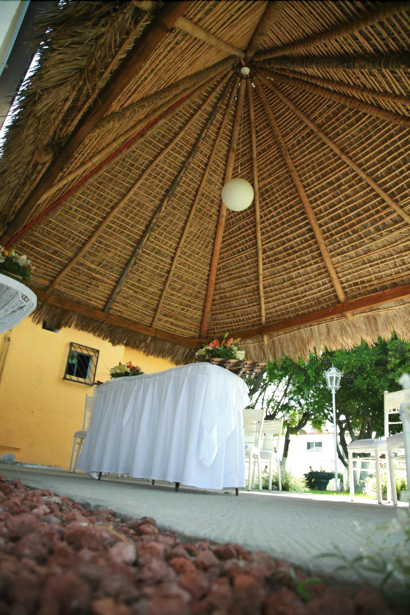 image-housing-carousel