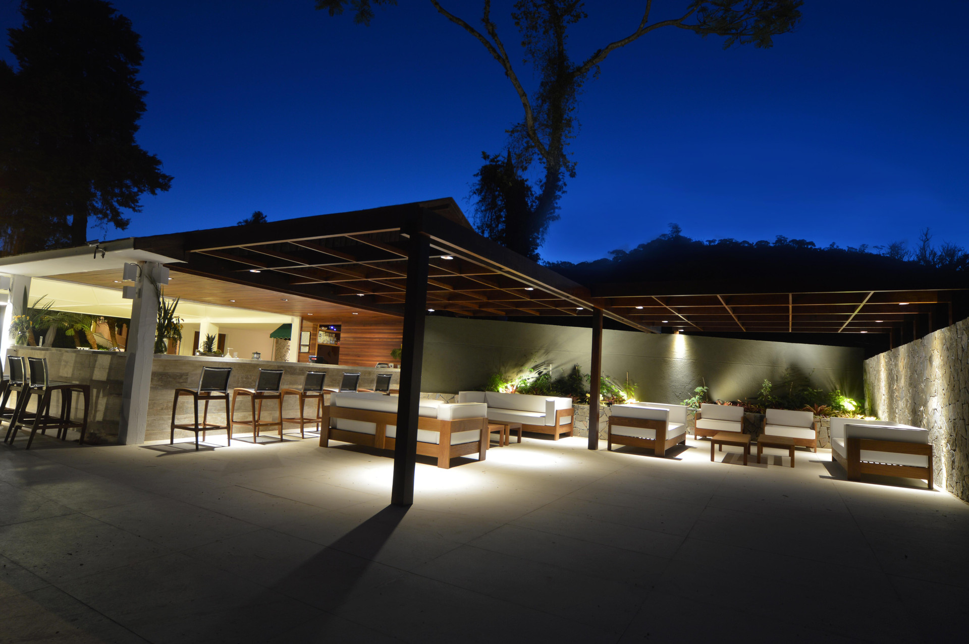 image-housing-carousel