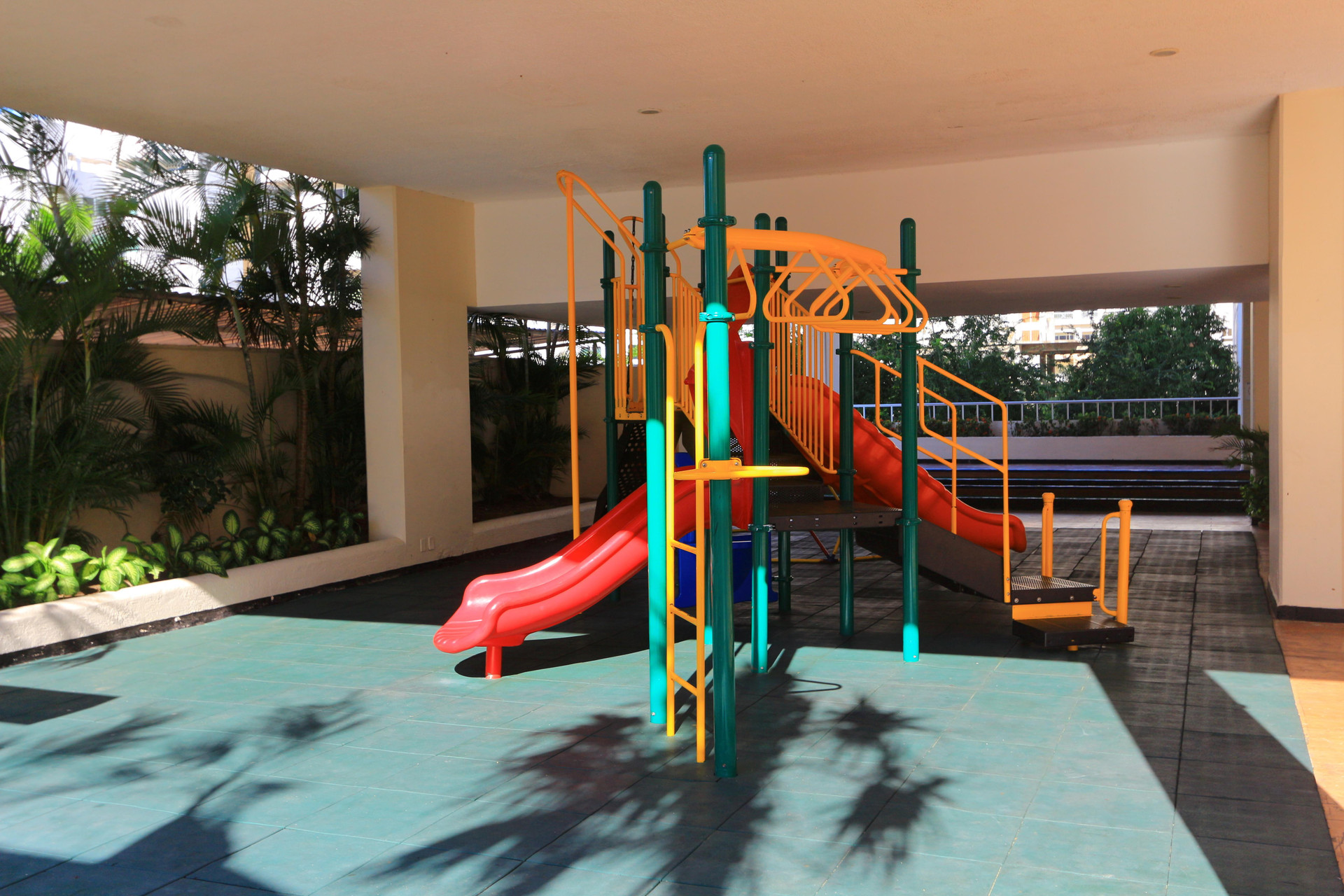 image-housing-carousel