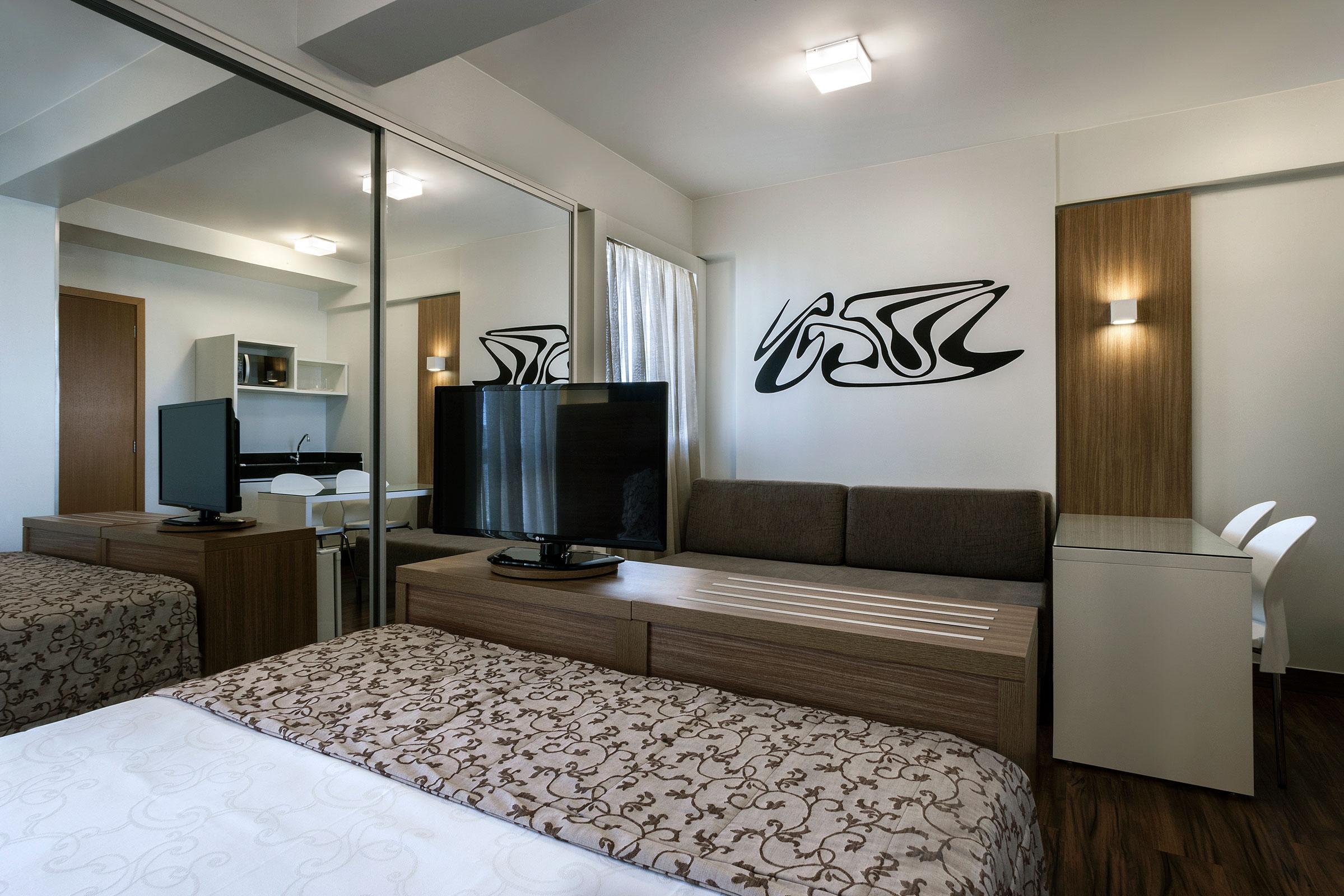 image-housing-carousel