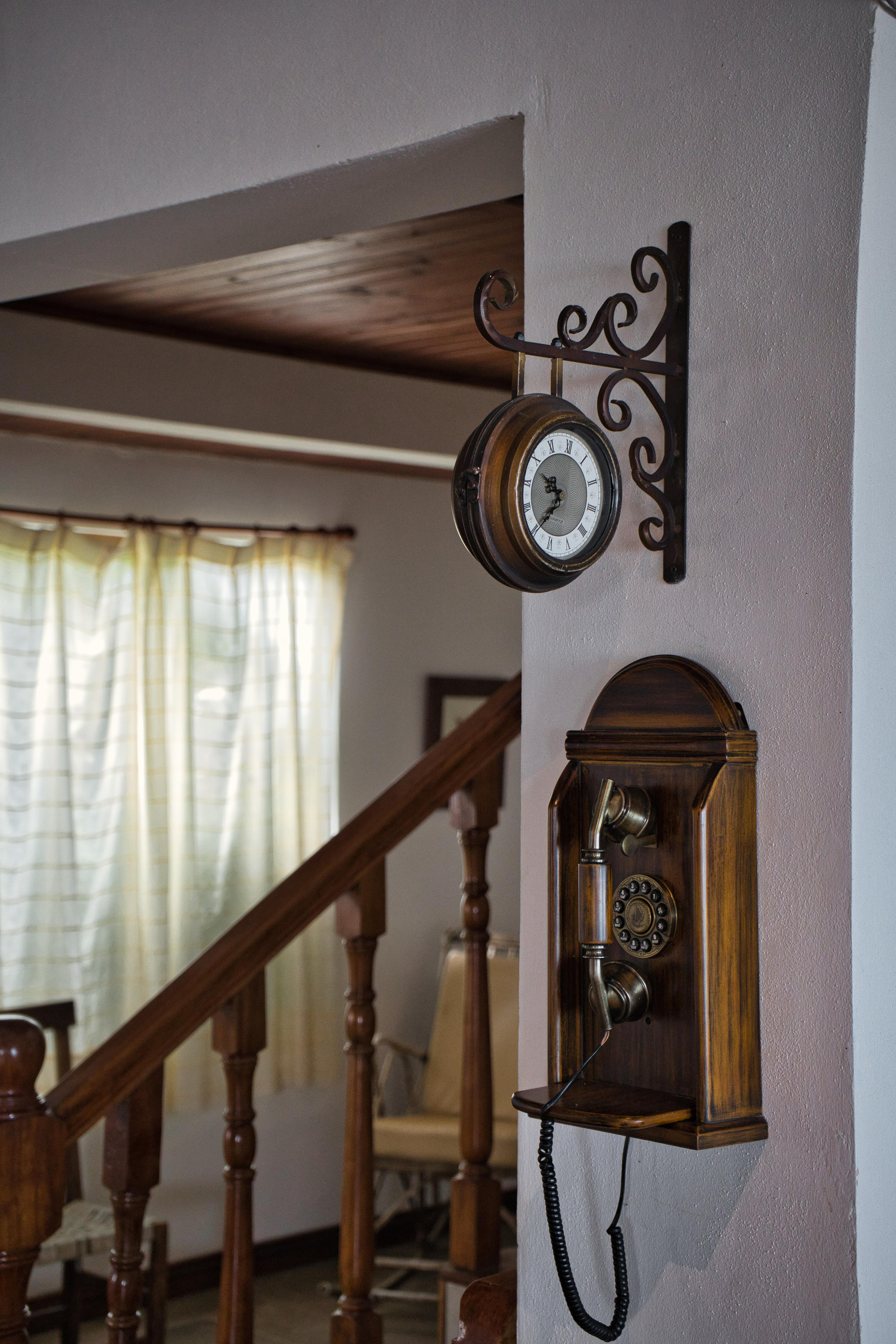 image-housing-carousel
