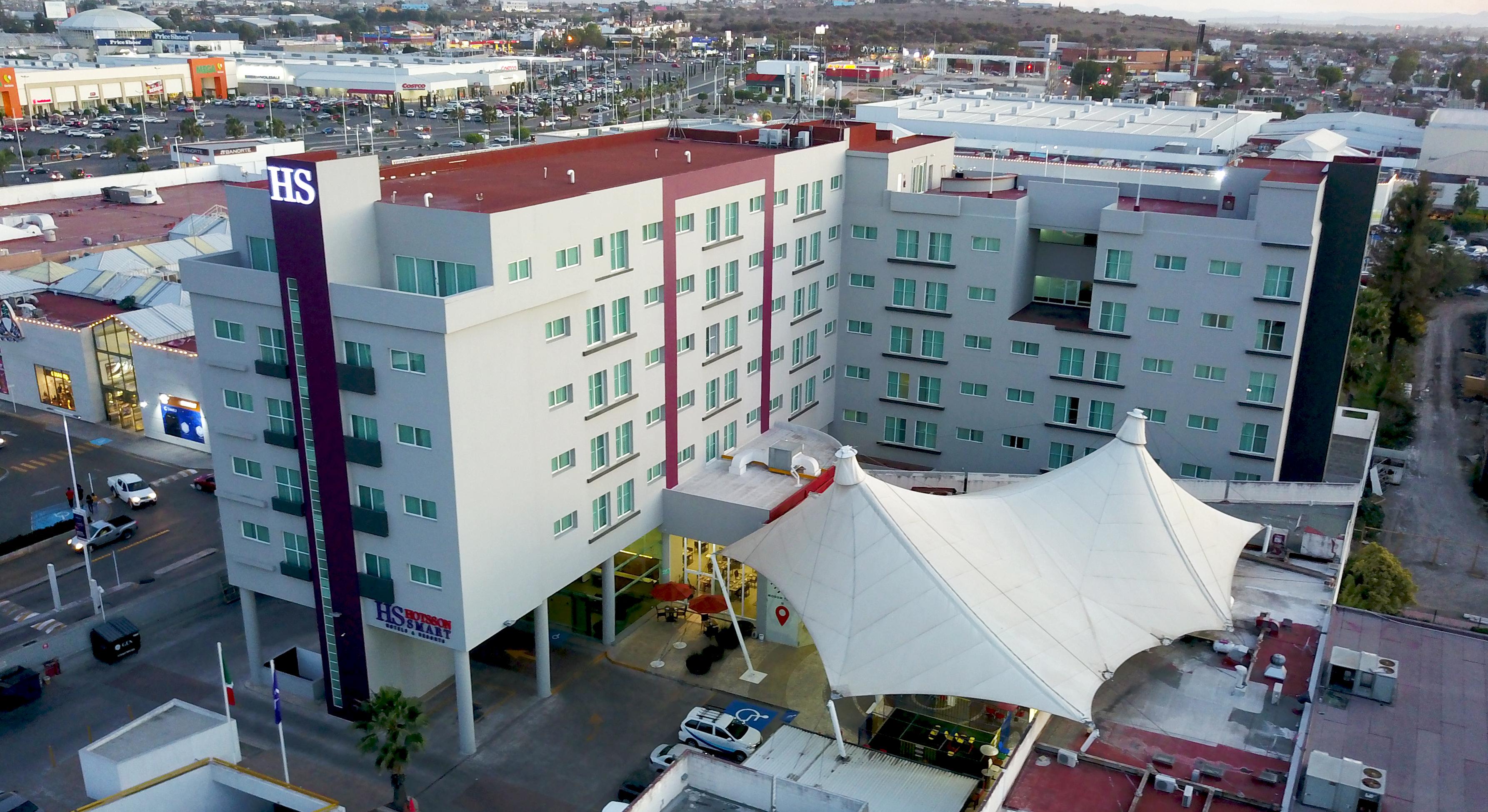 image-housing-carousel