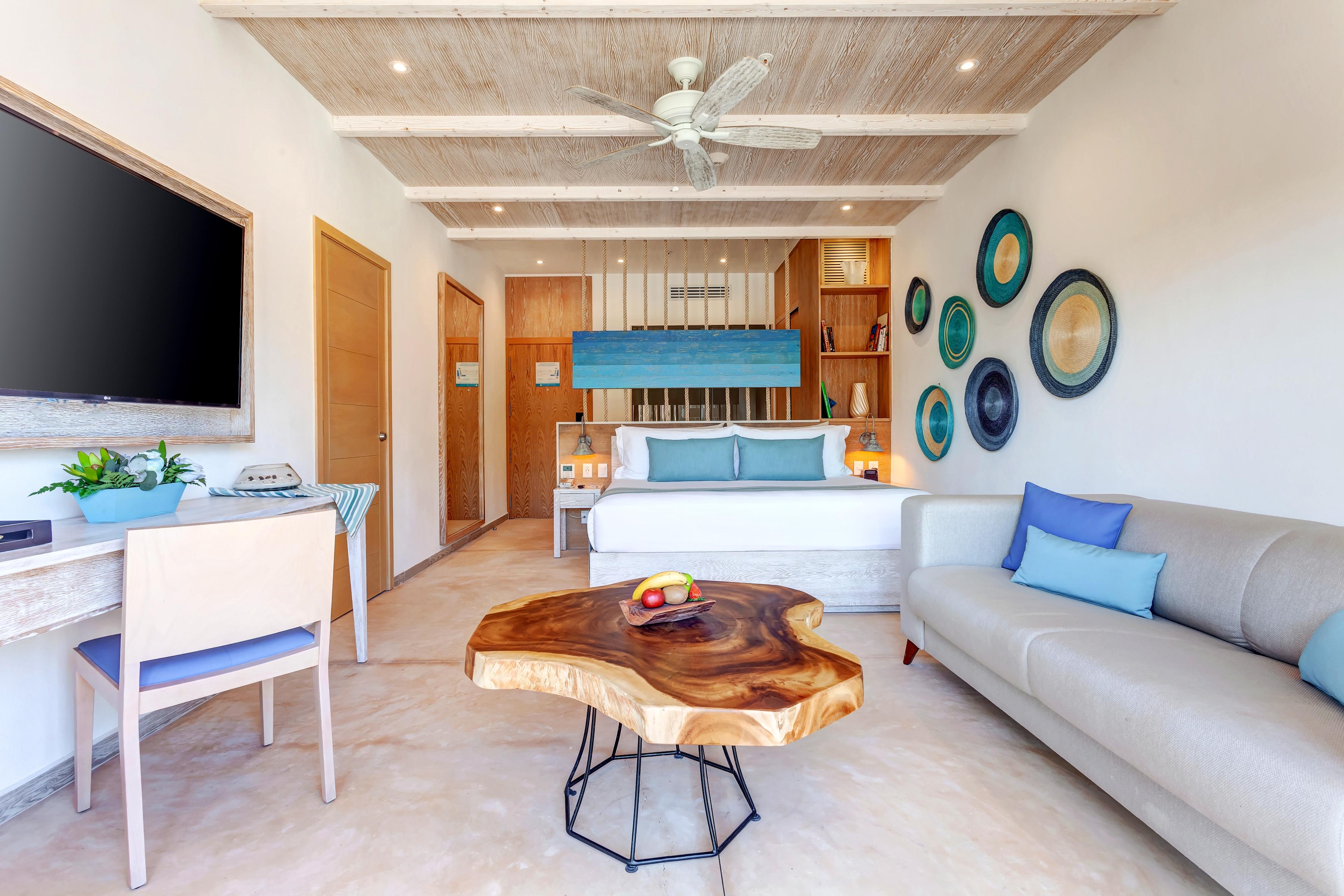 Deluxe Junior Suite Pool View