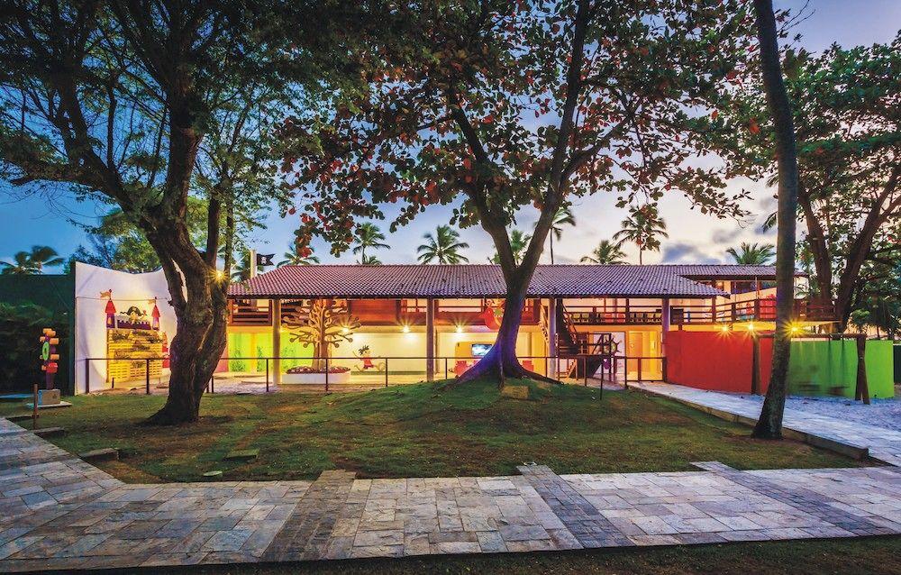 image-housing-carousel