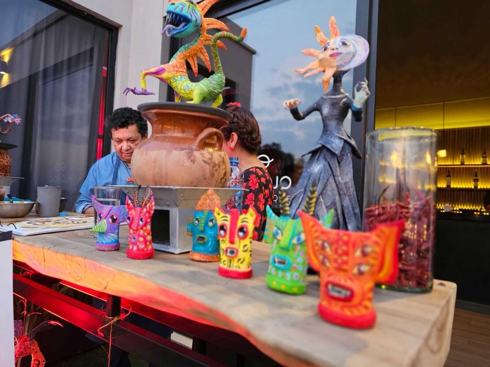 image-housing-carousel