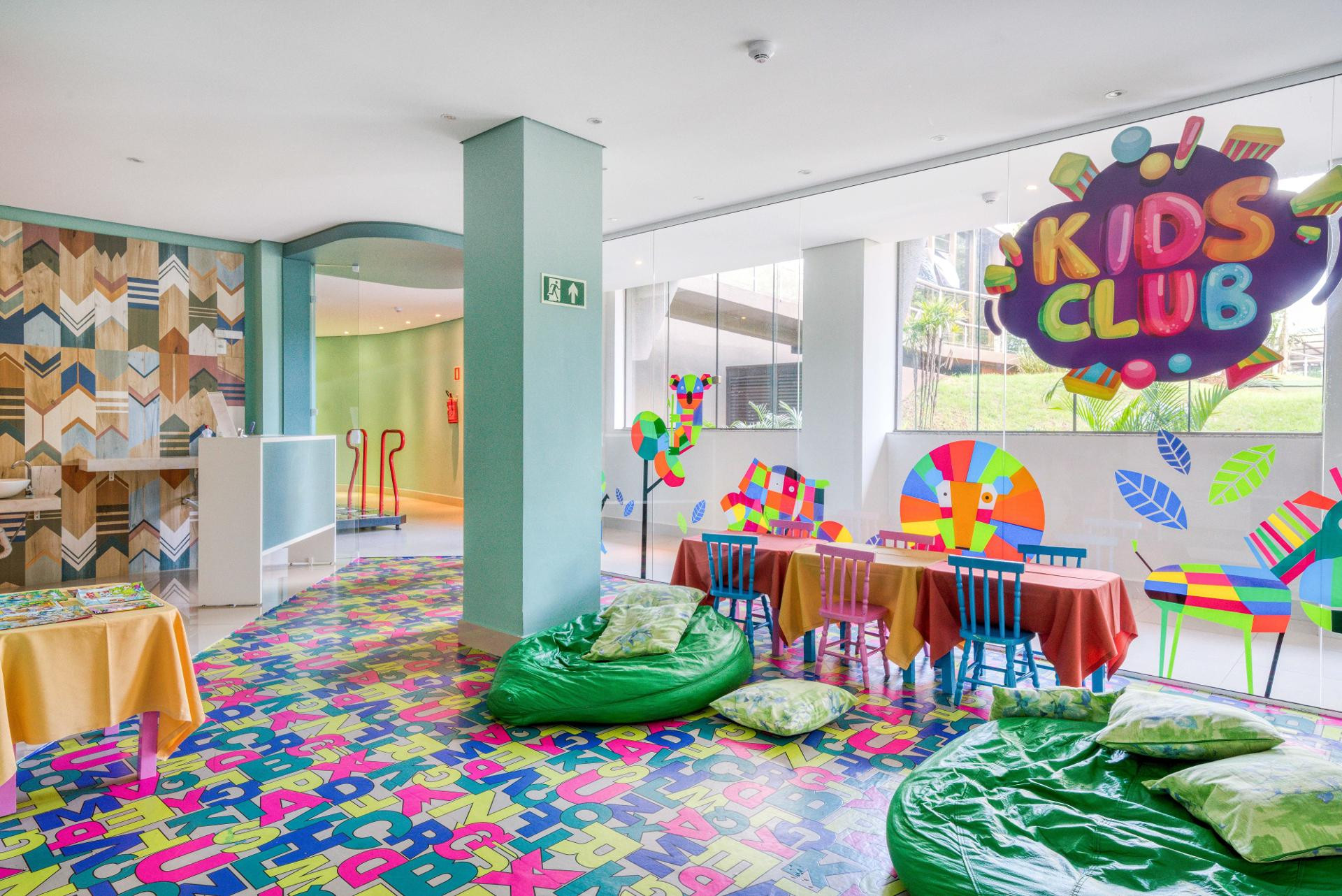 image-housing-carousel