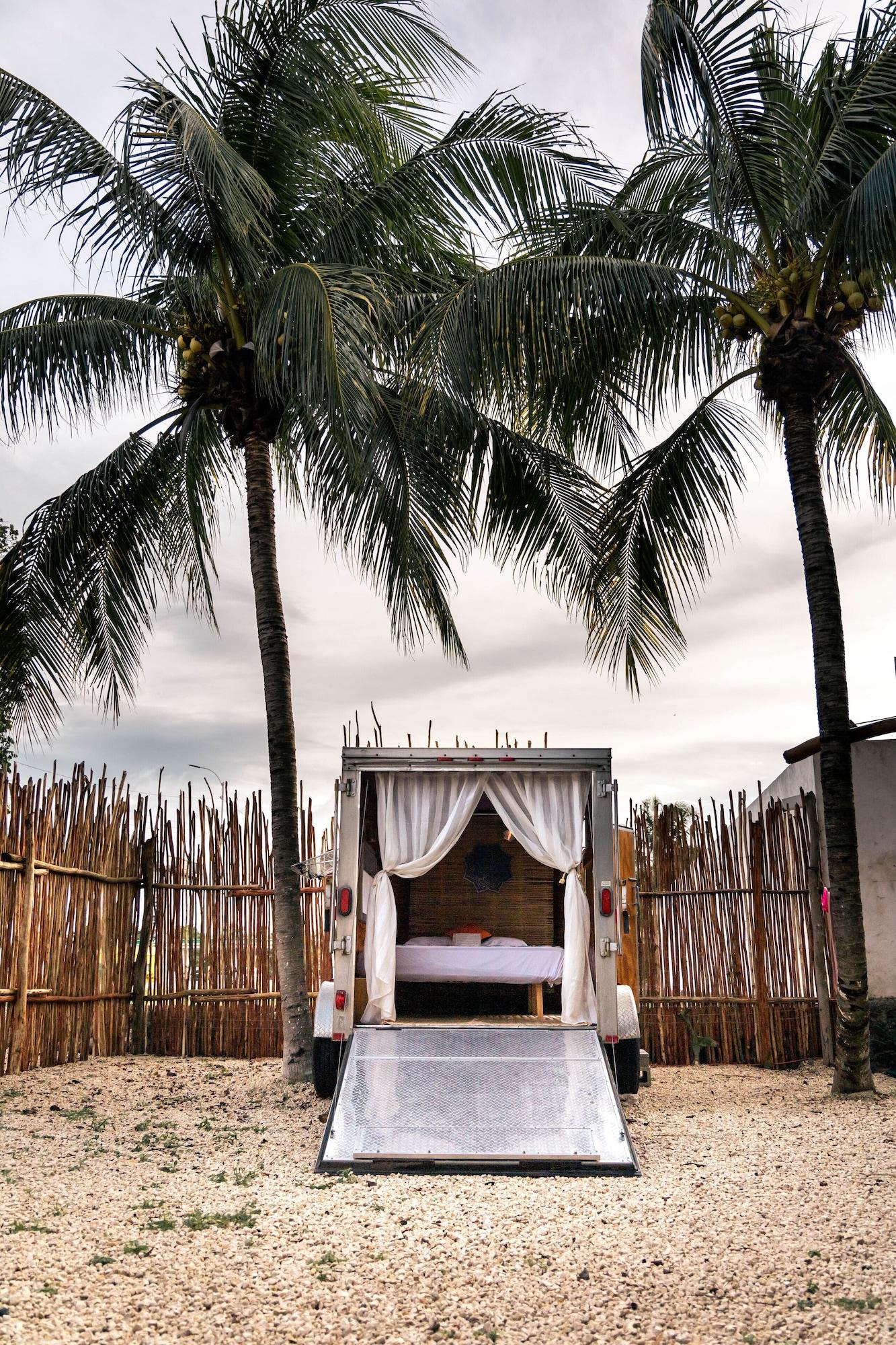 image-housing-carousel