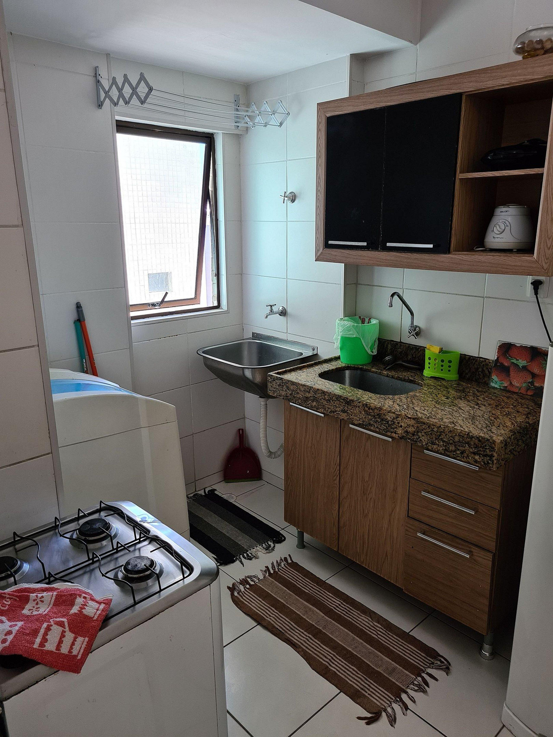 image-housing-carousel