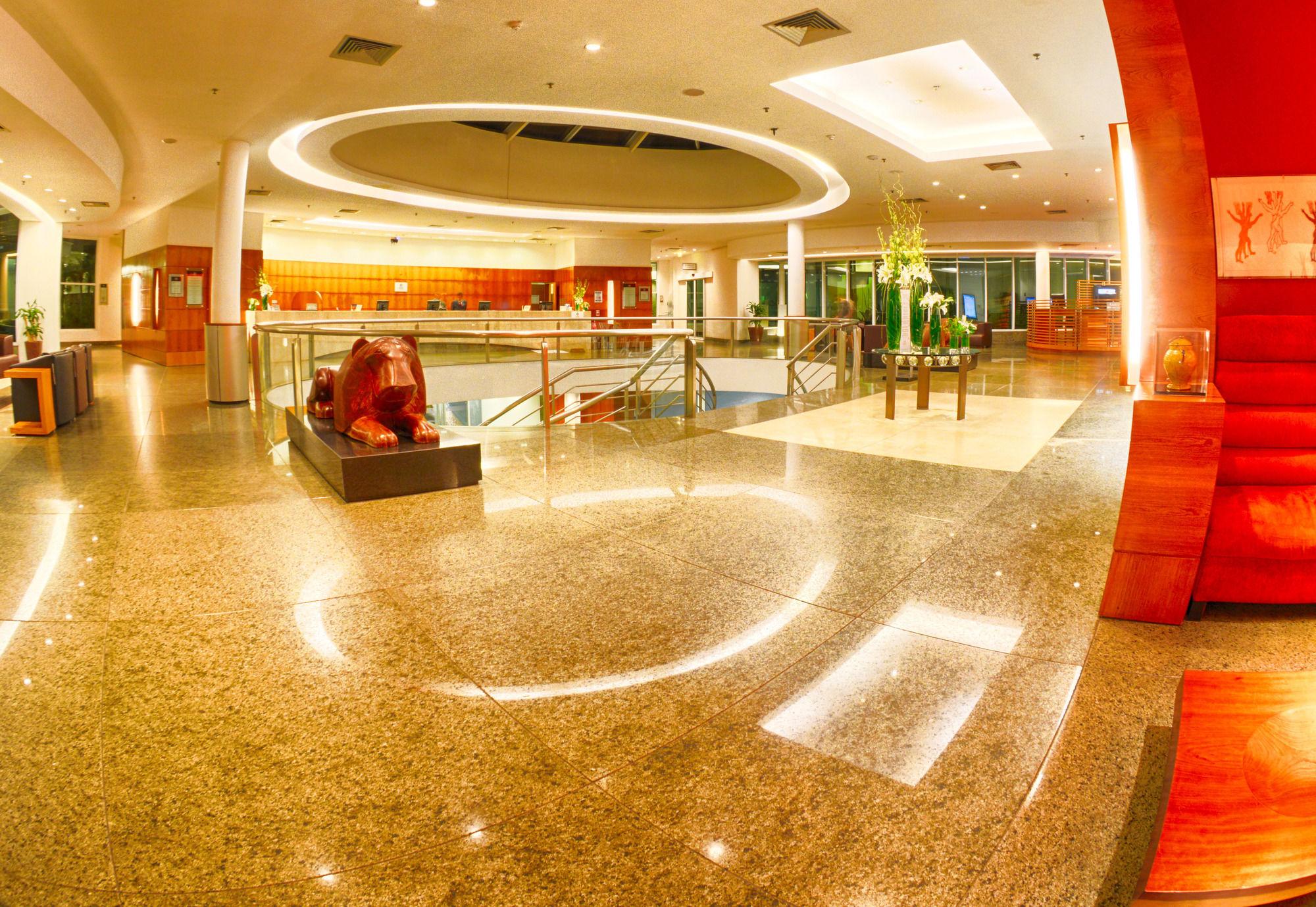 image-housing-carousel