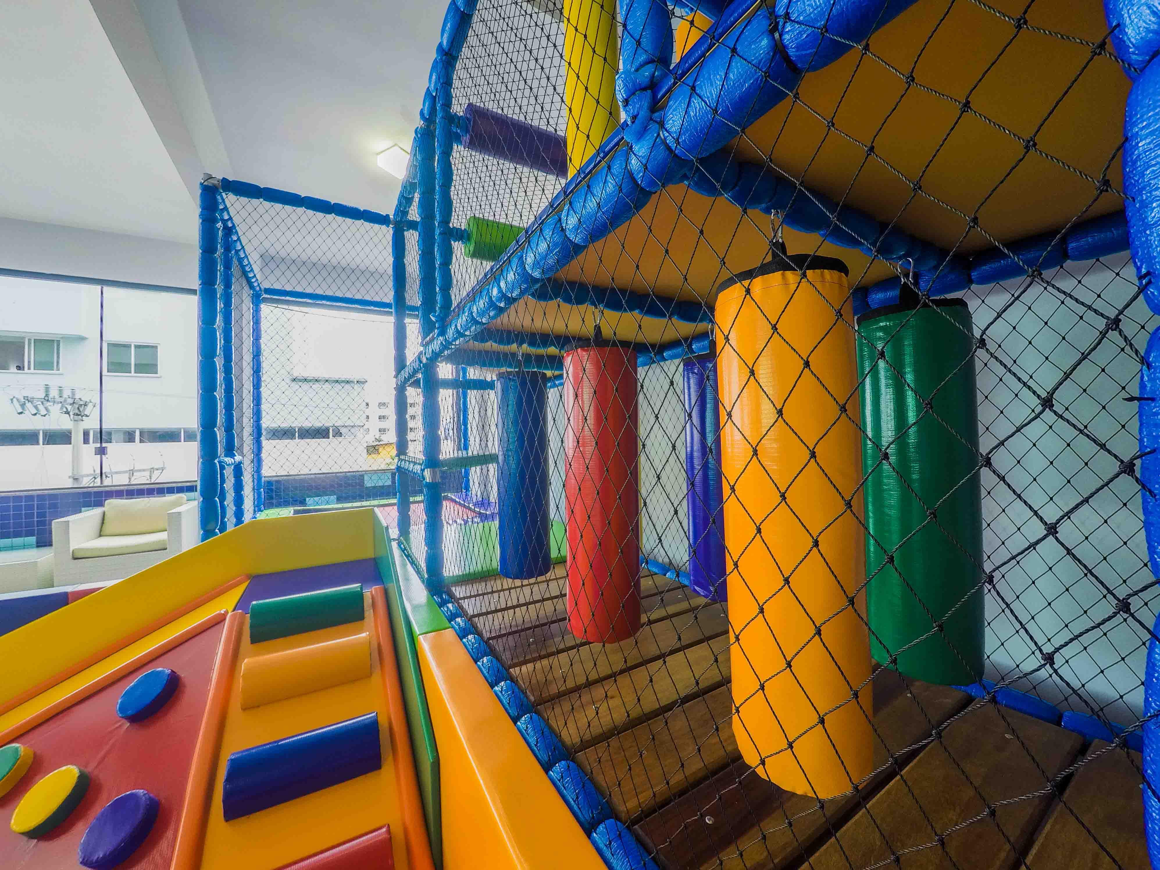 image-housing-carousel