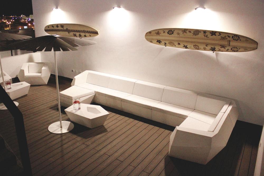 image-housing-carousel