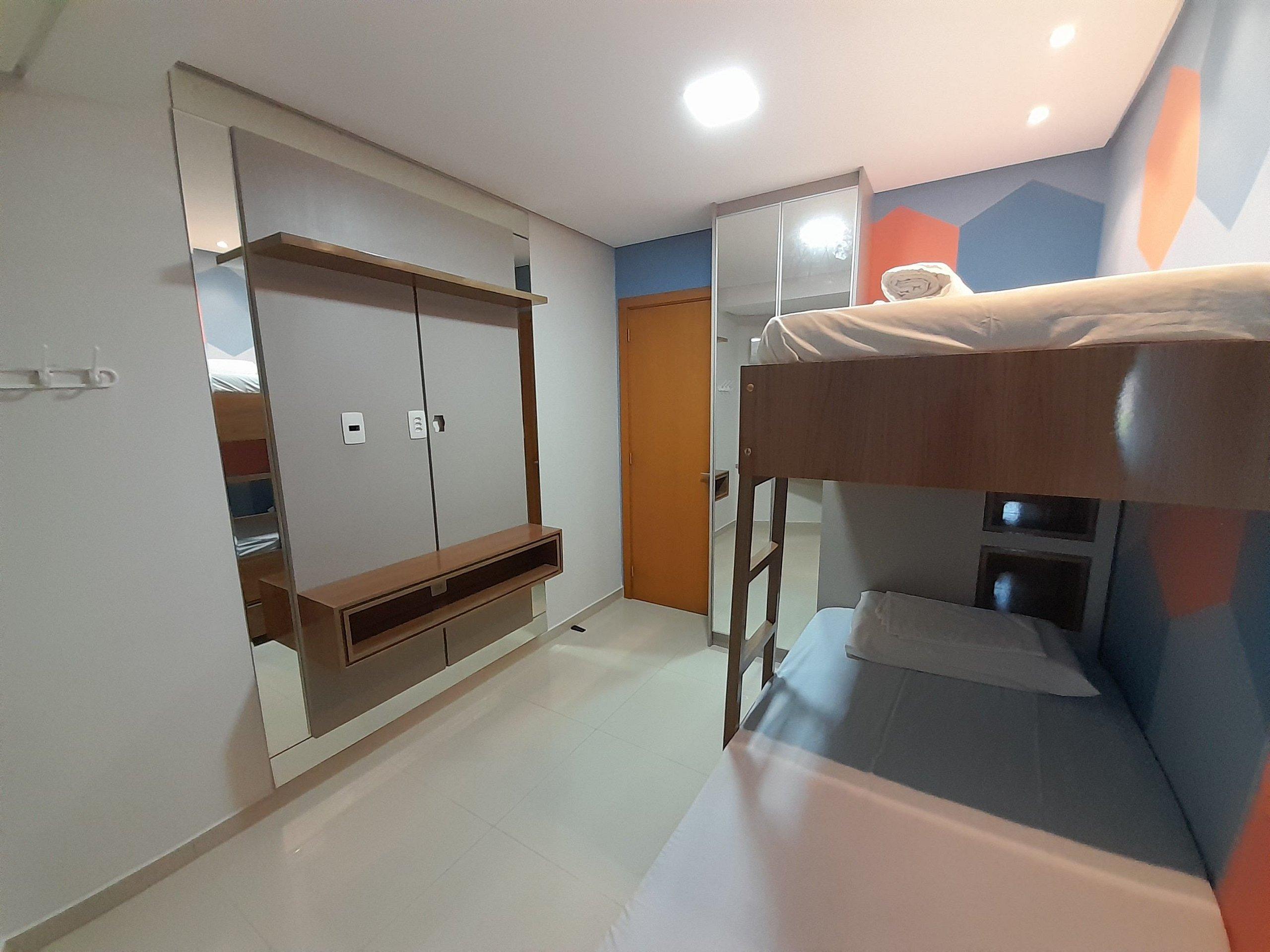 image-housing-carousel