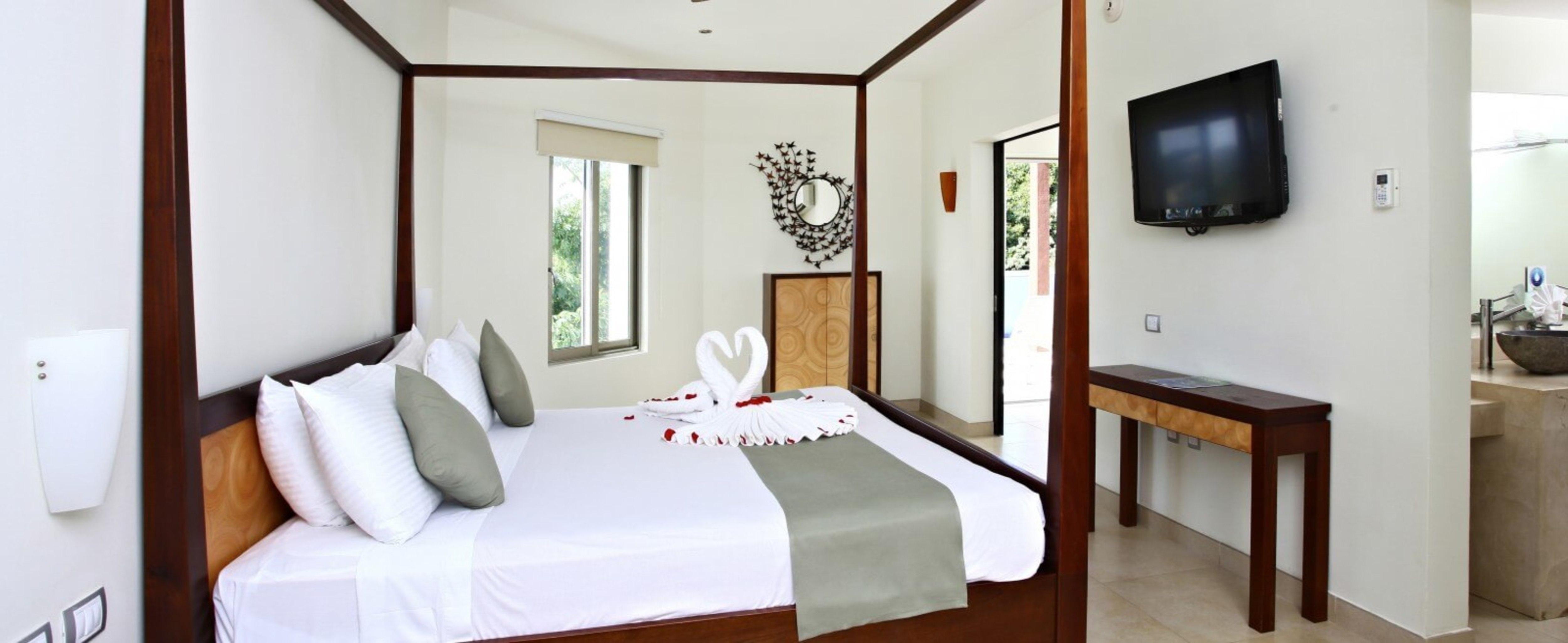 SELECT CLUB DELUXE 2 ADULTS, ADULTS ONLY +18