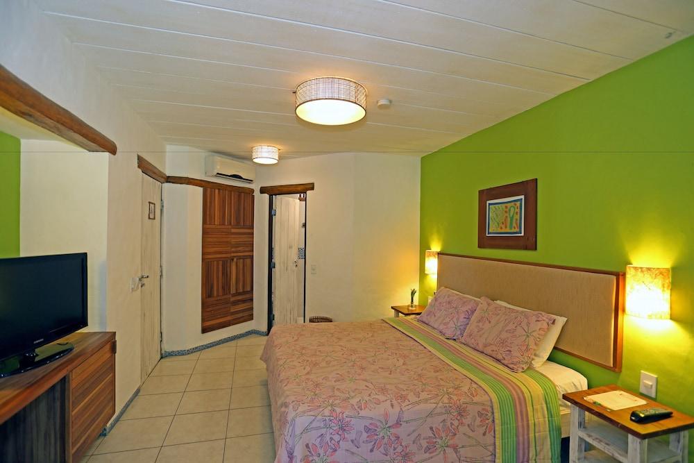 image-housing-carousel
