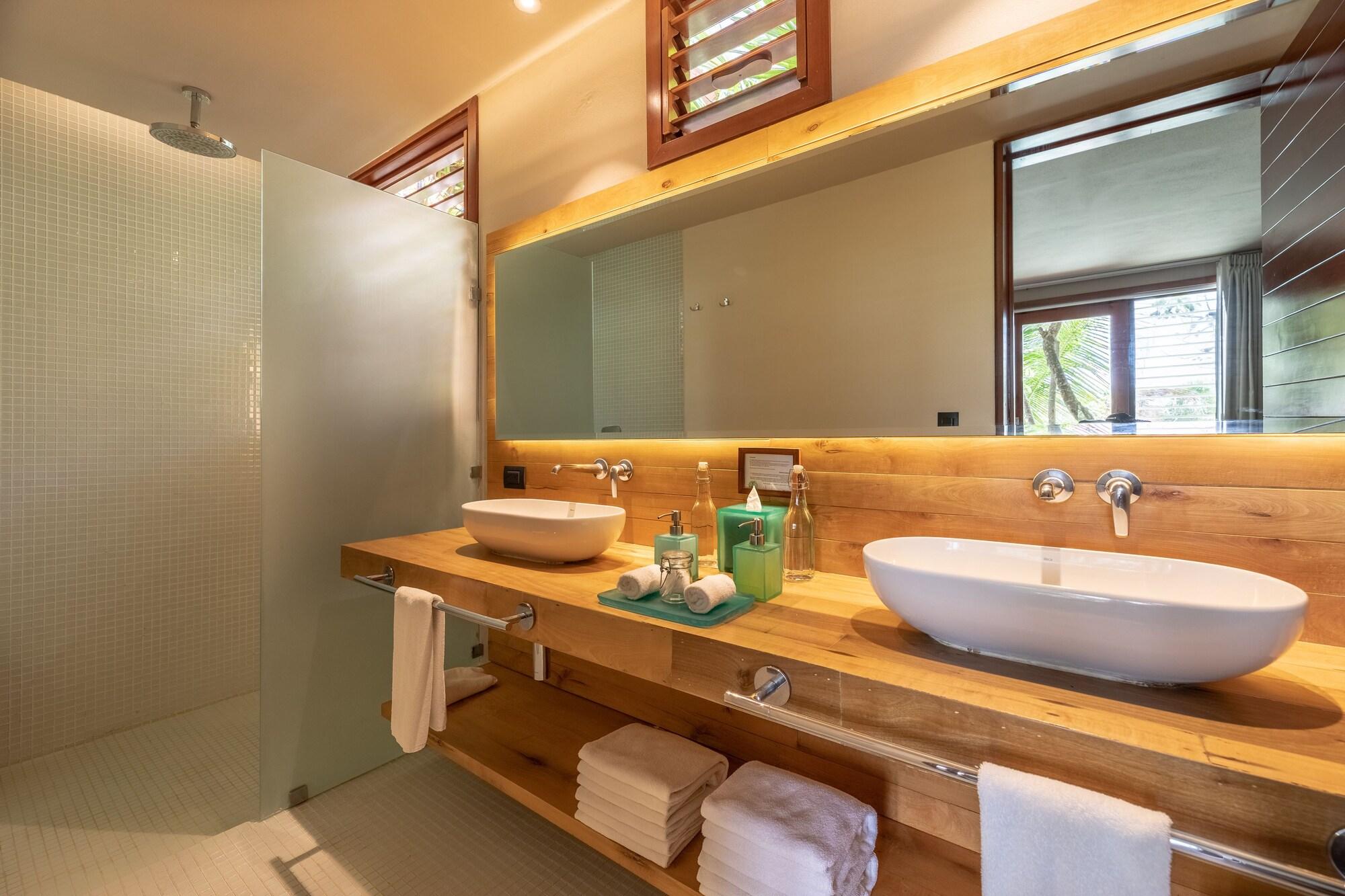 Habitación, vista a la piscina