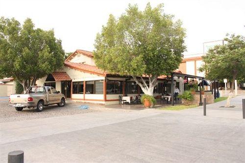 image-housing-carousel