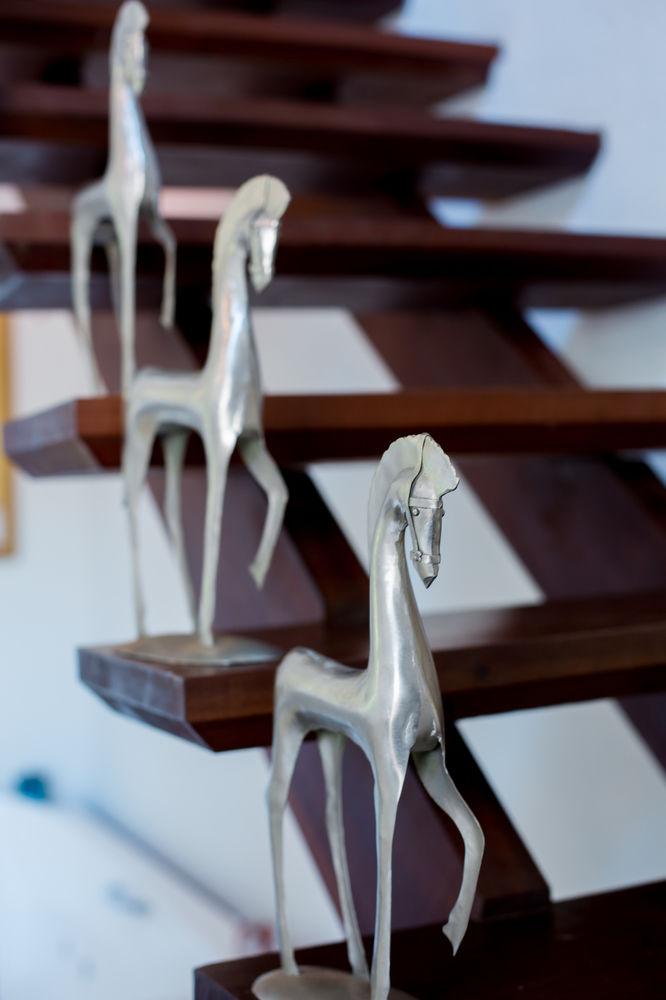 image-housing-carousel