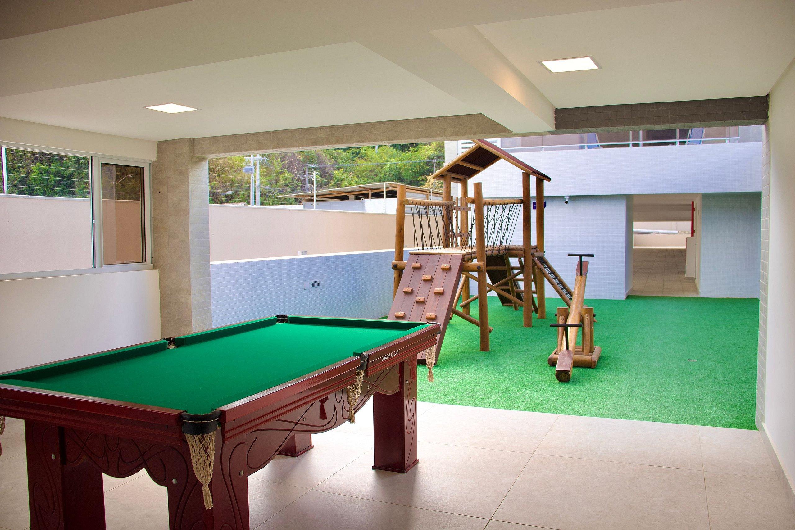 image-housing-carousel