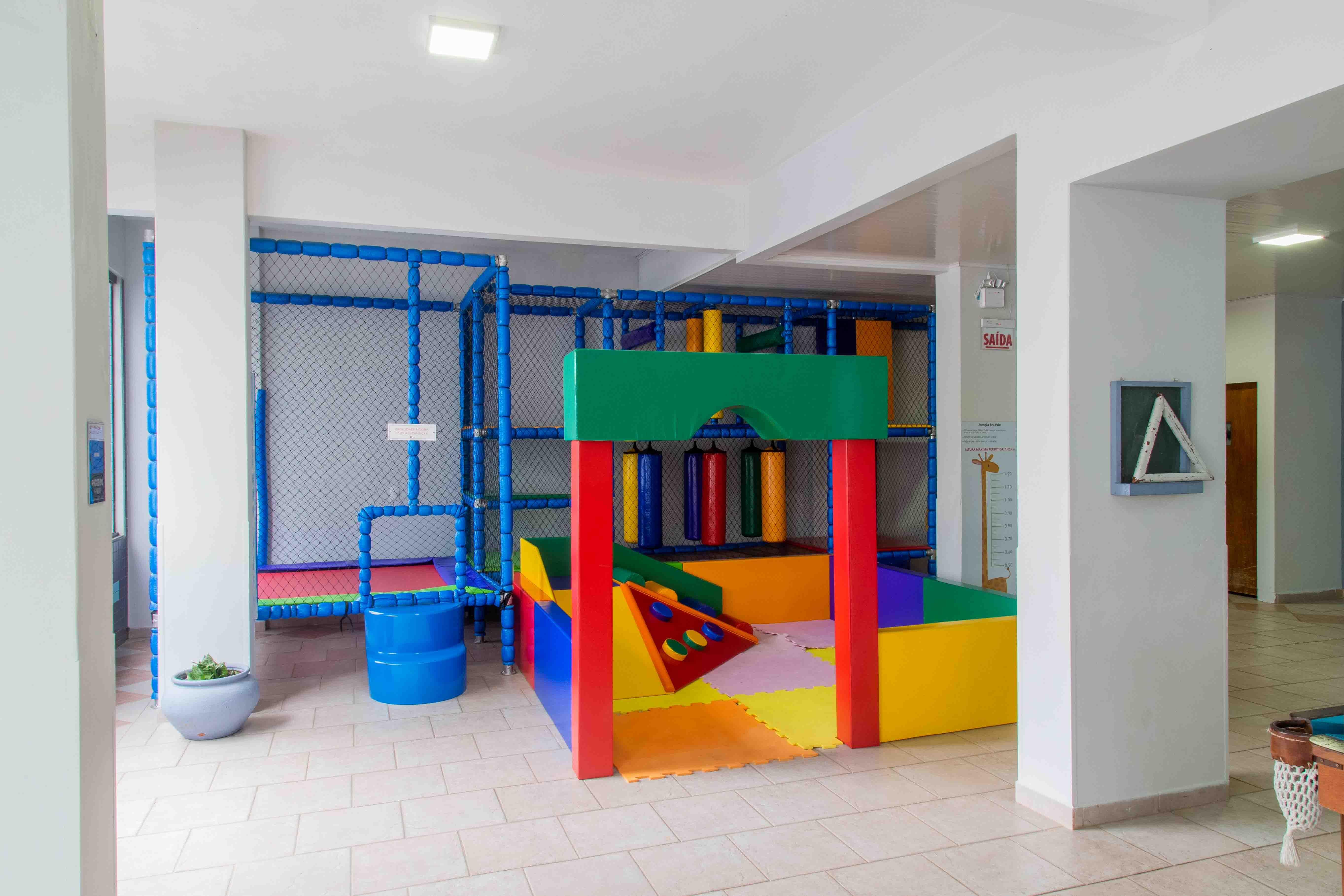 image-housing-carousel