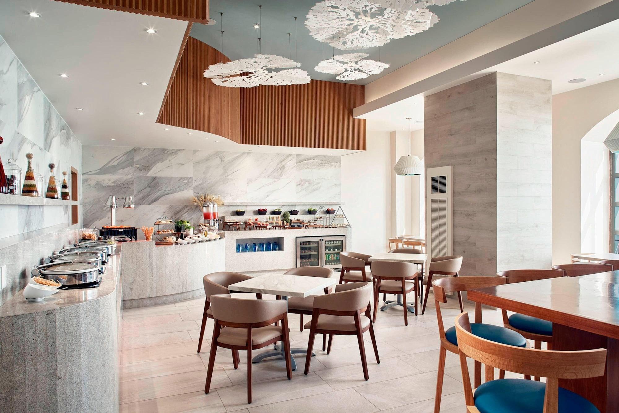 Club 91 (2 Adults), Club Level, 2 Double Beds, Ocean View