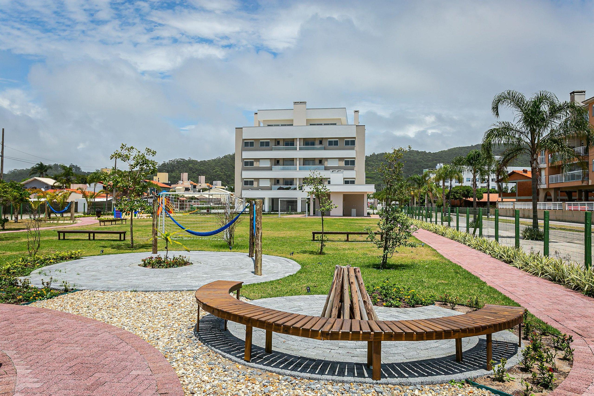 image-housing-carousel
